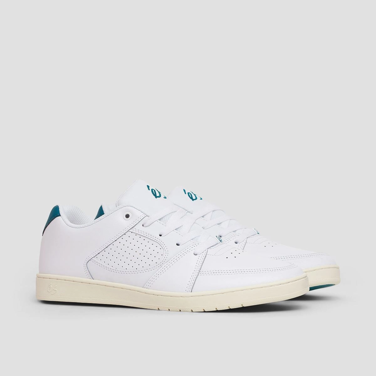Authentic Motion, Future-Forward Comfort, Quiet Statement, Seamless City, Contemporary Vibes