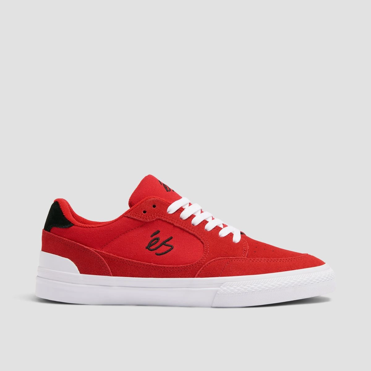 Core-Level Comfort, Cool Minimalism, Core Movement, Bold Details, Freedom Fit, City-Functional, Low-Profile Style, Motion-Driven