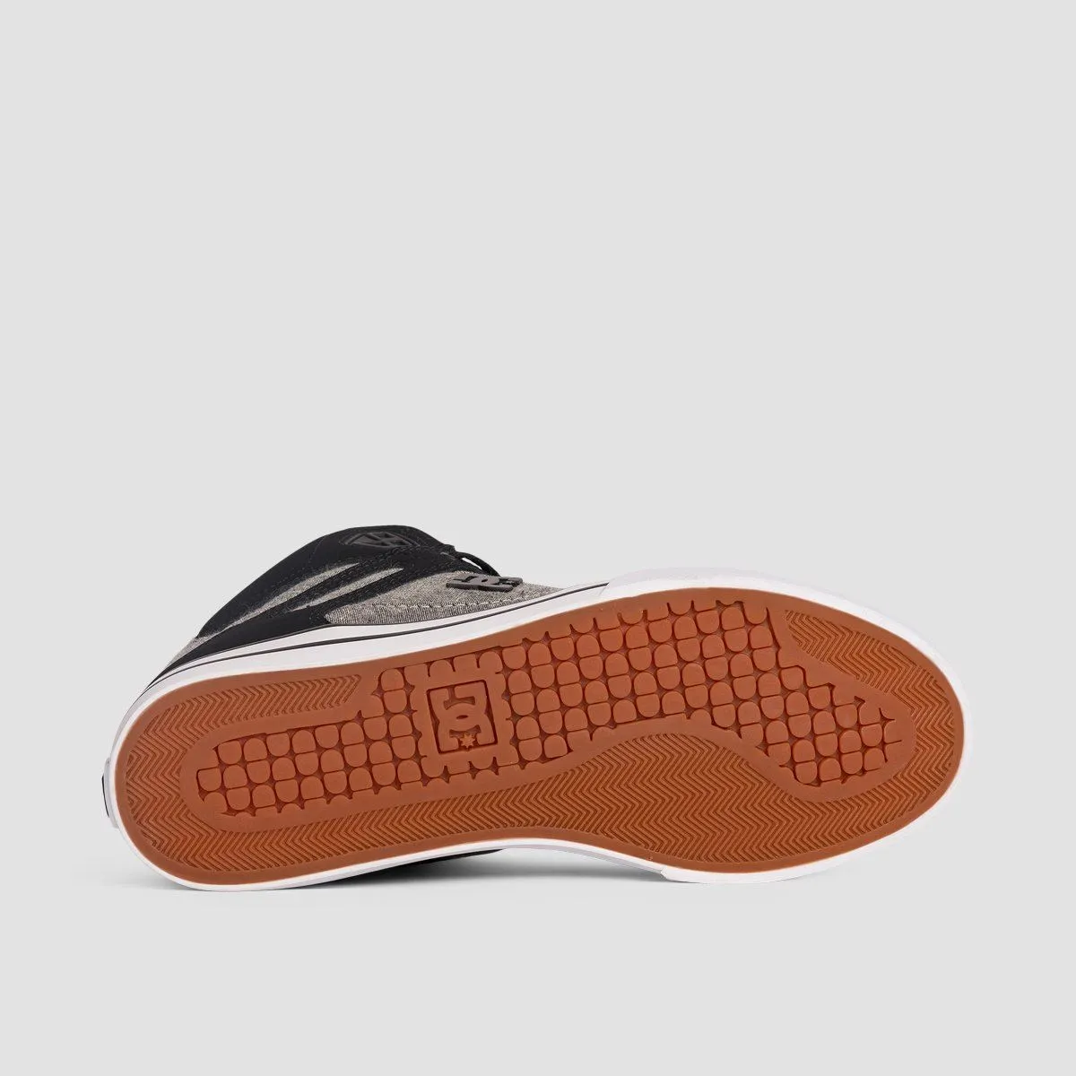 Quiet Attitude, Layer-Easy, Pure Lines, Elevated Basics, Refined Comfort, City-Proof, Ready To Flex
