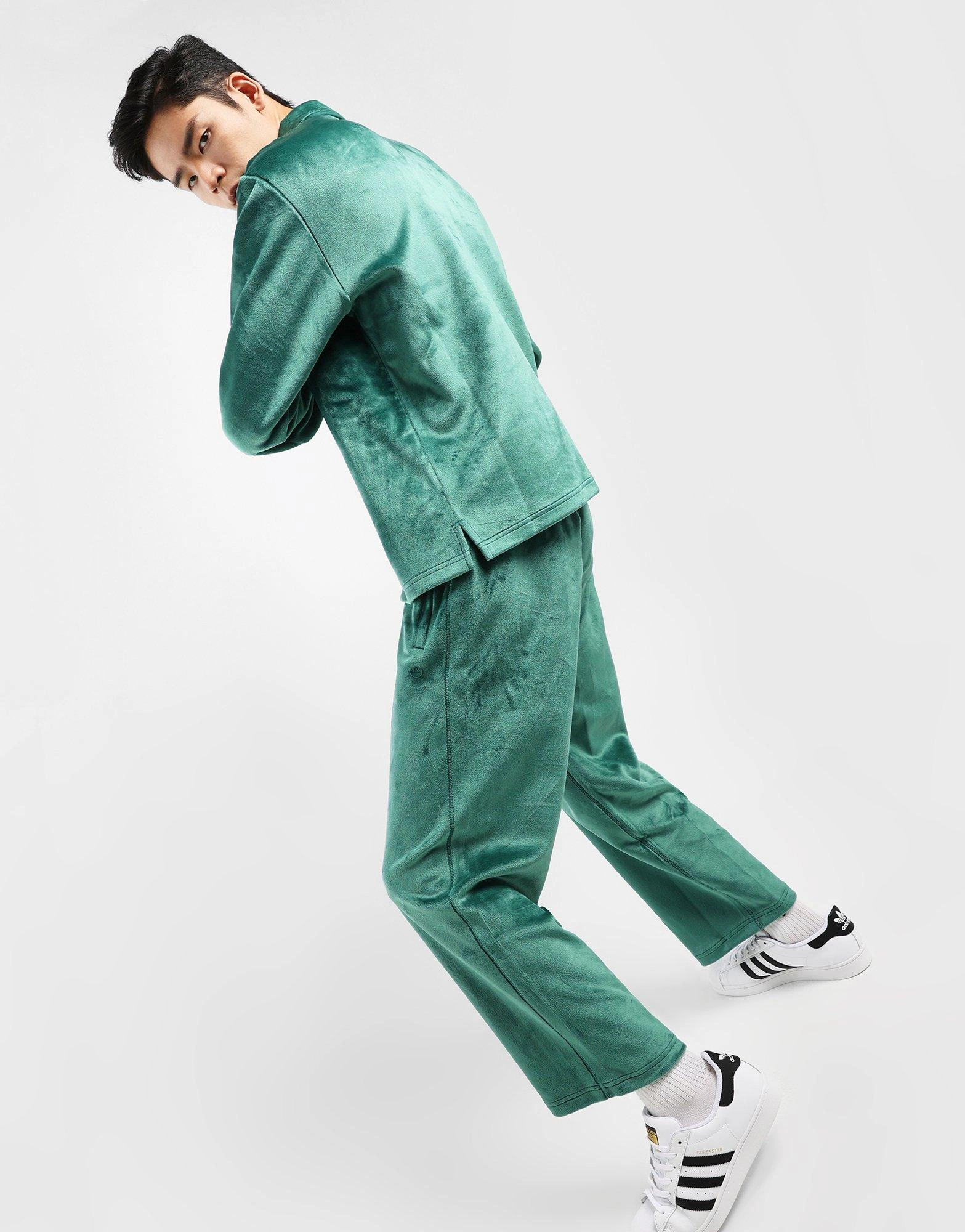 Designed For Ease, Dynamic Layerwear, Rhythmic Comfort, Design In Motion, Adaptive Style, Move-Fit, Downtown Vibe