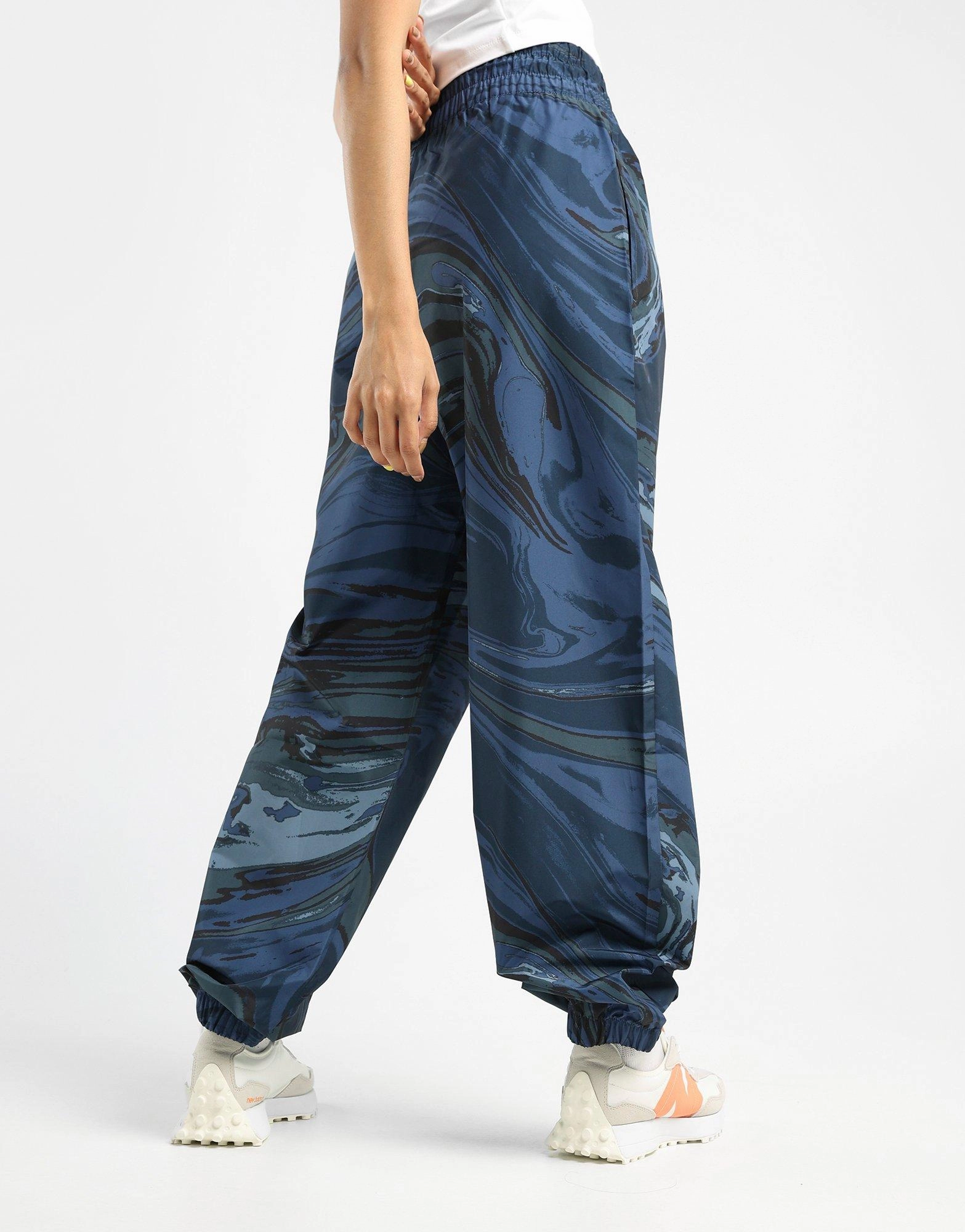 Move Clean, Built For Today, Vibe-Centered, Streamlined Look, Subtle Impact, Wear The Moment