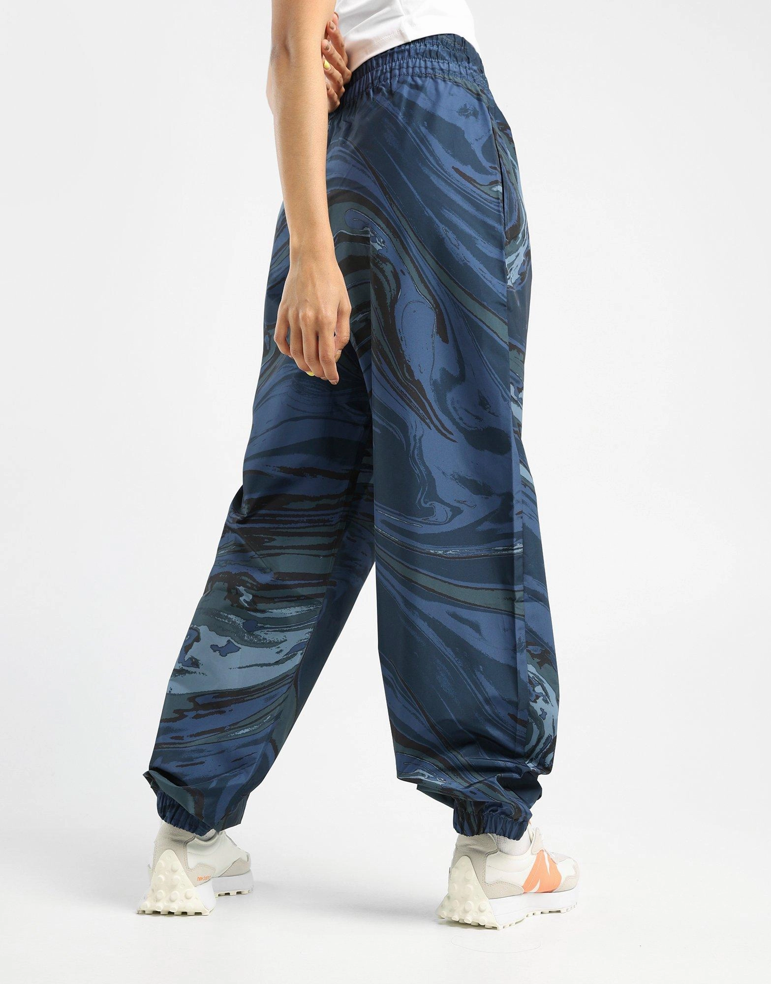 Move Clean, Built For Today, Vibe-Centered, Streamlined Look, Subtle Impact, Wear The Moment