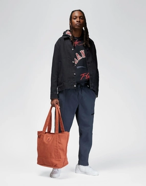 Simple Uniform, Pure Lines, Driven By Comfort, City-Ready Wear, Structured Freedom, Versatile Future, Subtle Evolution, New Neutral