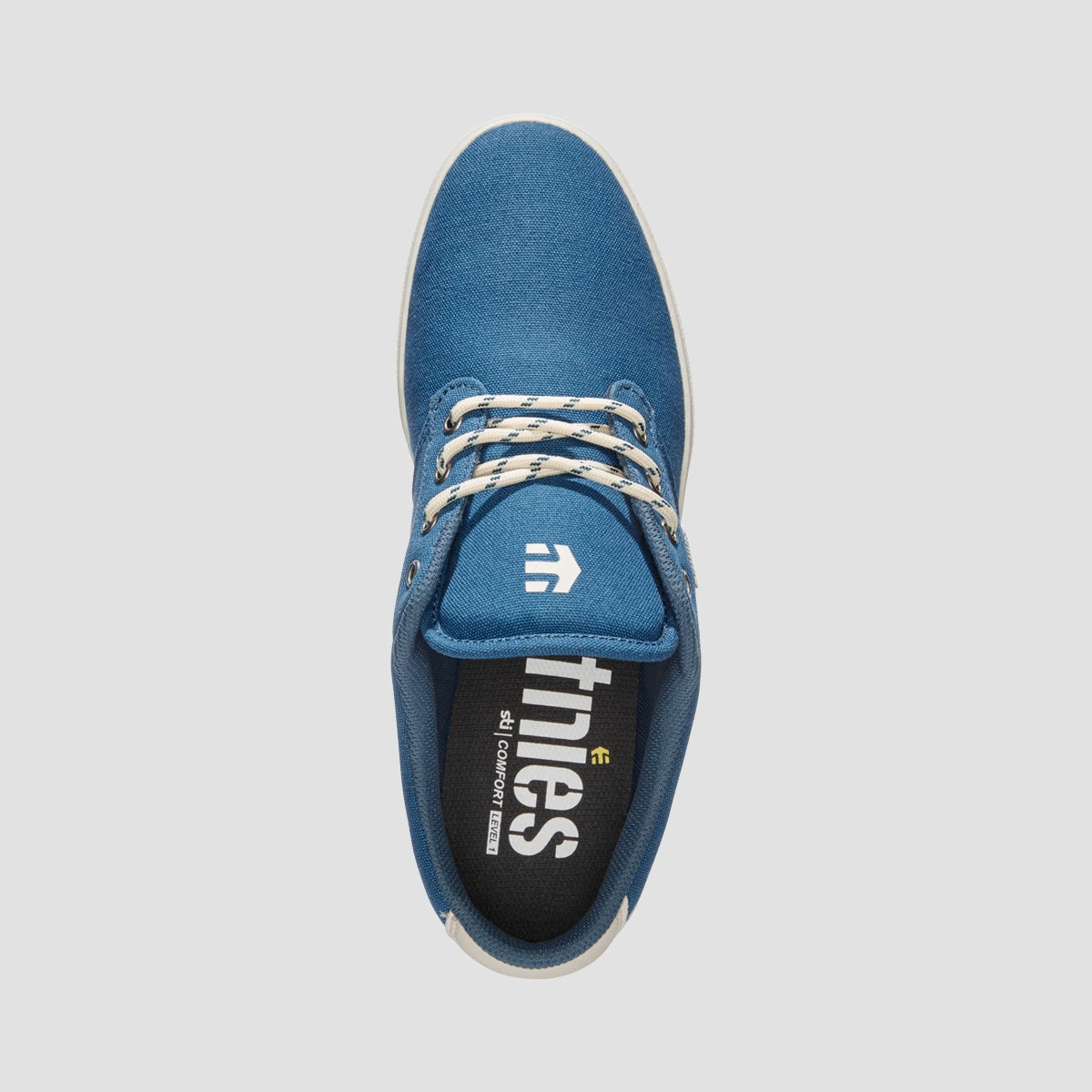 In-Motion Look, Engineered Simplicity, Tone-Driven, Clean-Forward, Street Clarity, New Neutral