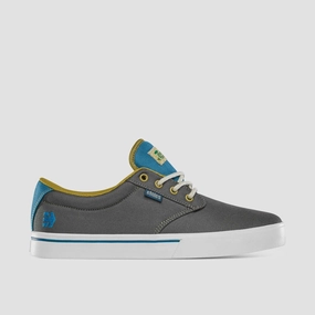 Crafted For Presence, Life, Simplified, Freedom Fitted, Your Daily Layer, Essence Of Movement, Clean-Motion System, Clean Dailywear, Style Without Noise