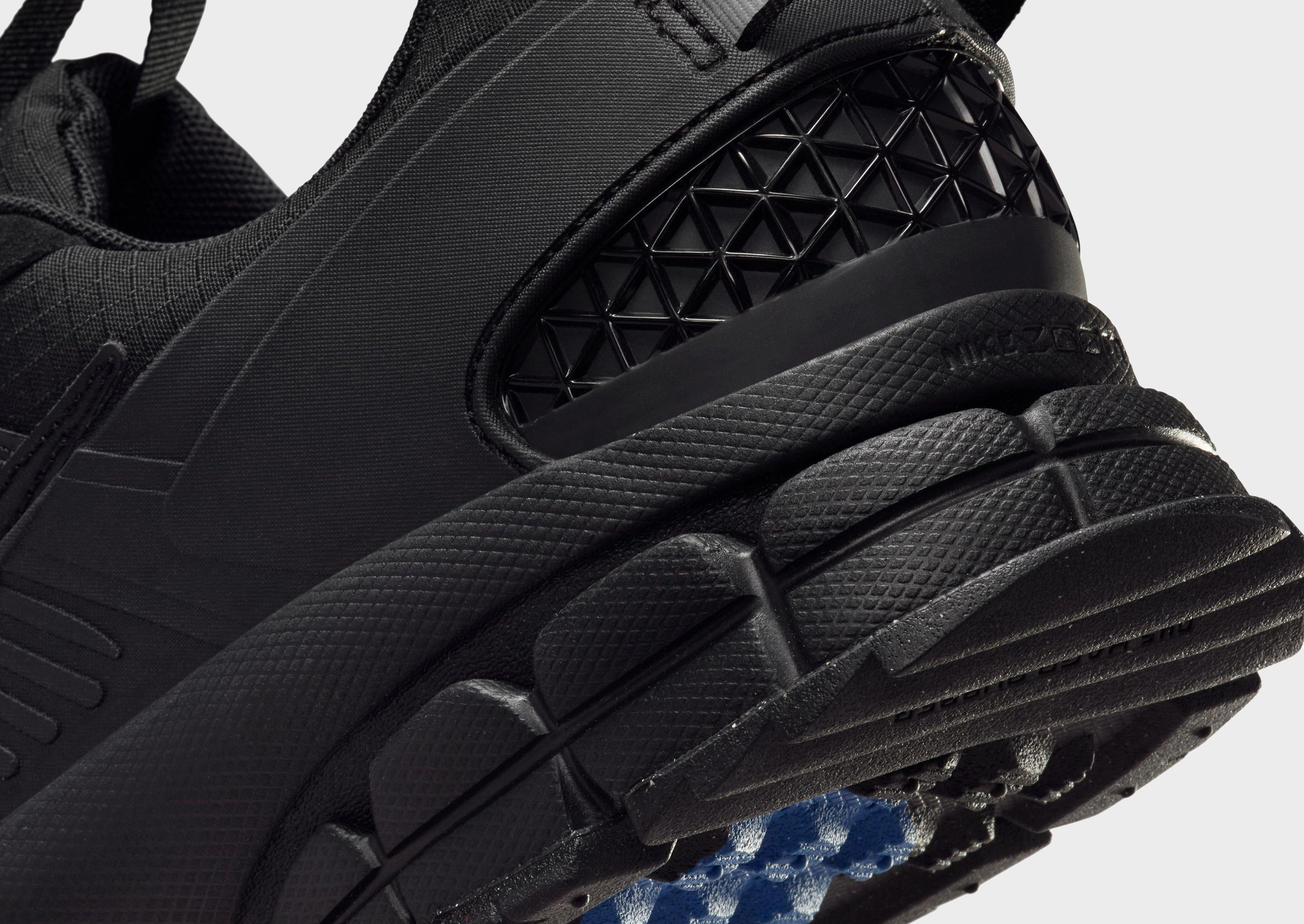Dynamic Fit, Fluid Design, Sleek Comfortwear, Seasonless Drop, Urban Focus, City-Form, Refined To Move