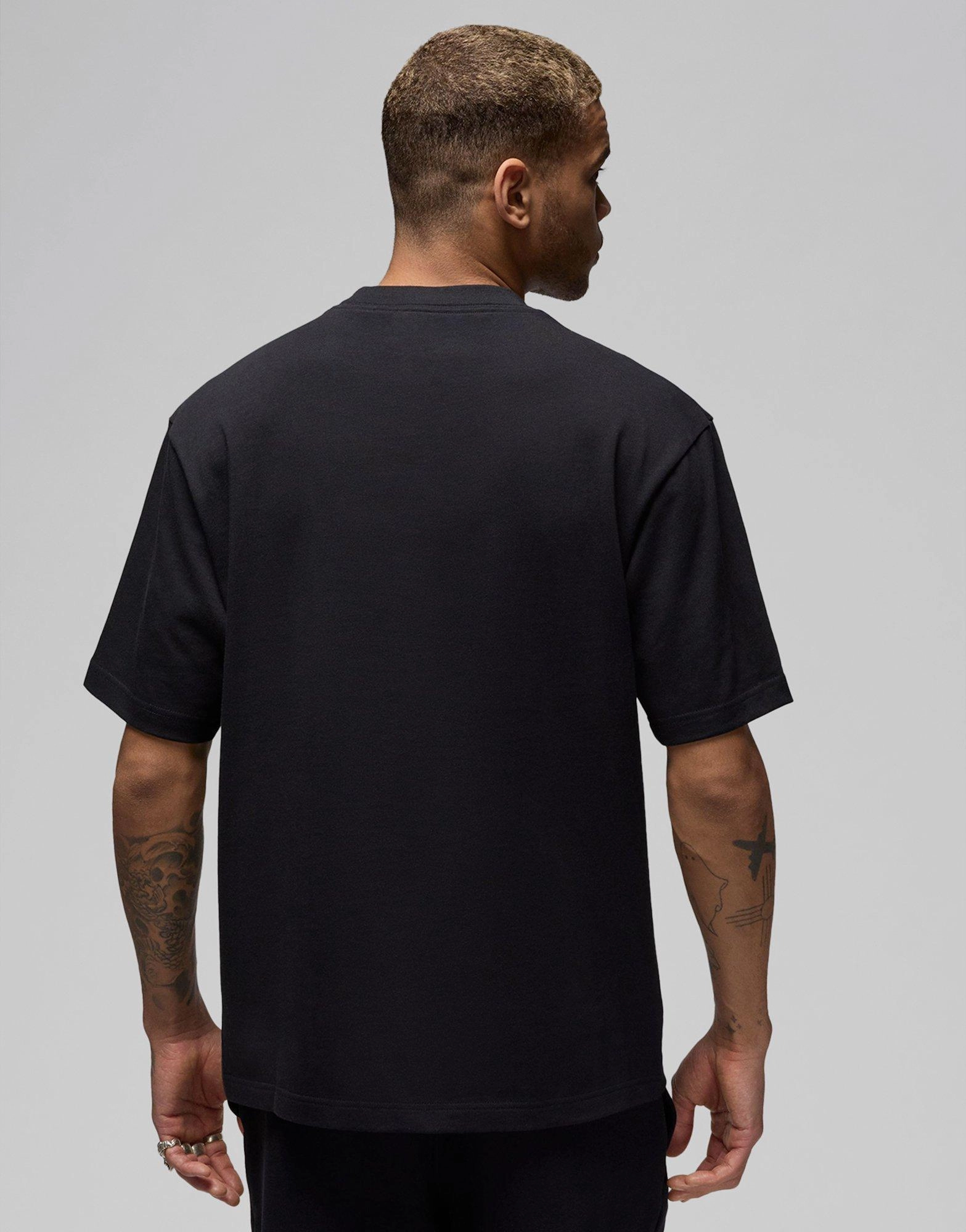 Adaptable Pieces, Go Anywhere, Laid-Back Luxe, Engineered Casual, Modern Utility, Relaxed Innovation