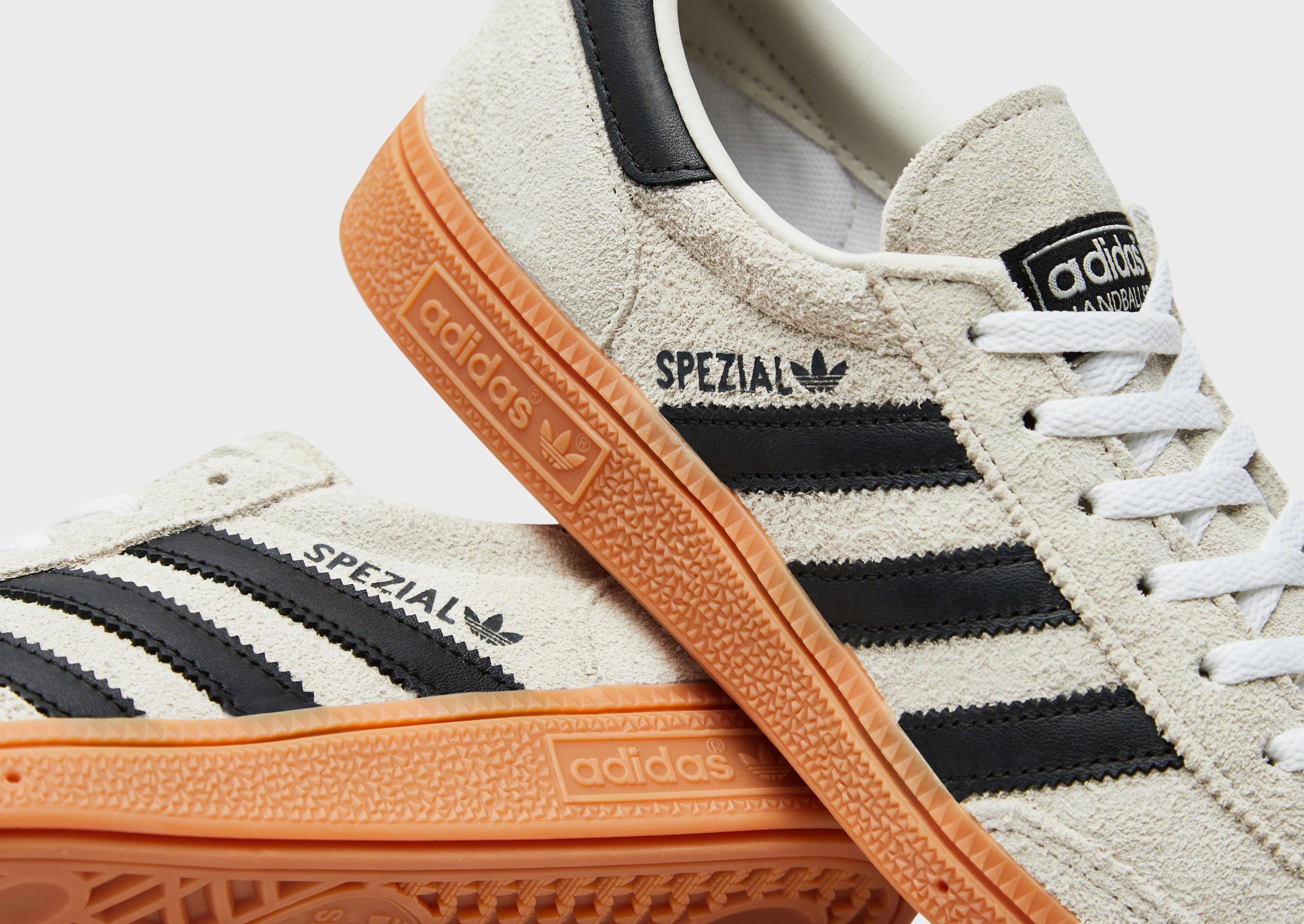 Essentials On Point, Confident Minimal, City State, Conscious Form, Cool Motion, Low-Profile Style, Fit To Adapt