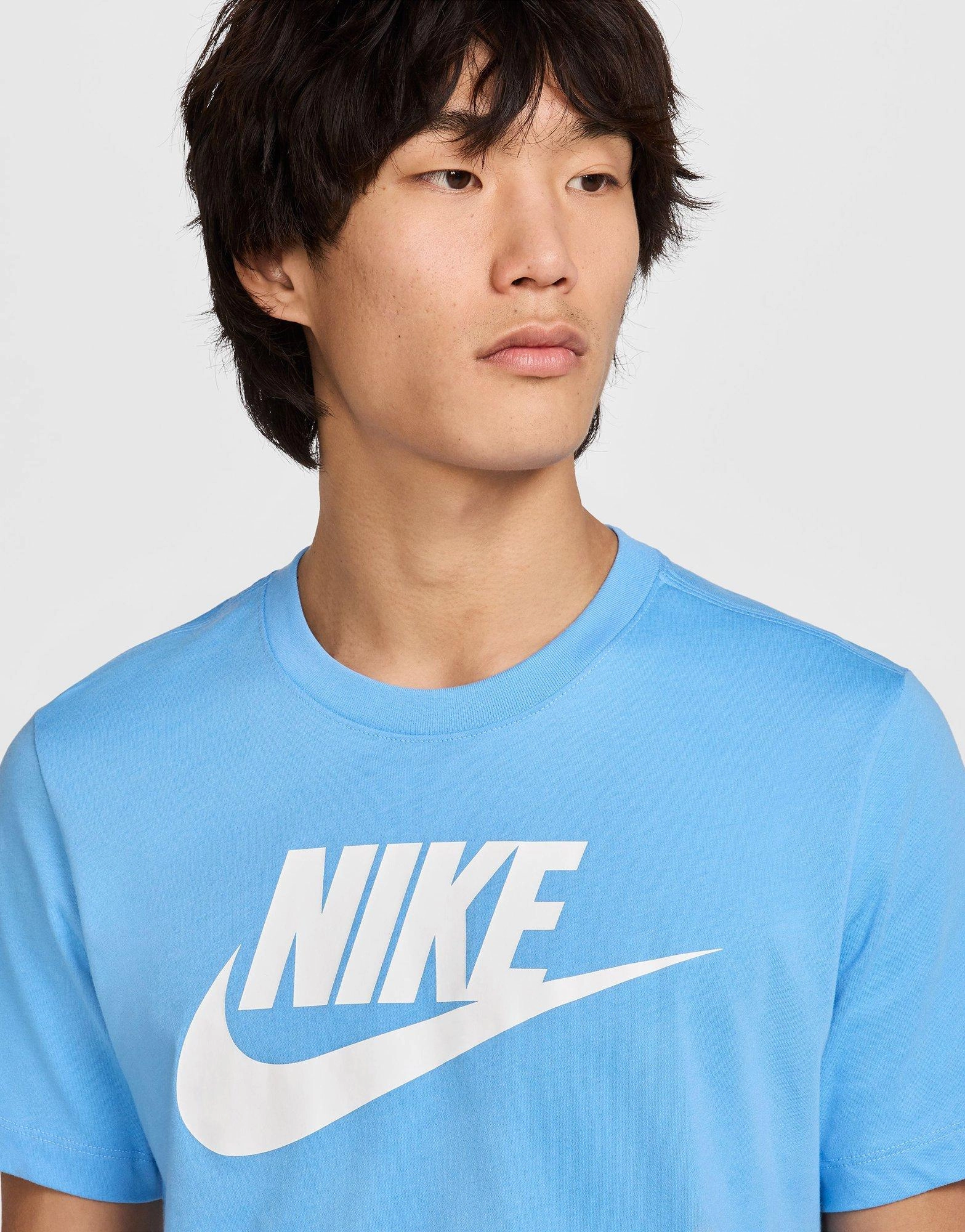 Cool Confidence, Laid-Back Luxe, Clean Movement, Go Anywhere, Motion Elements