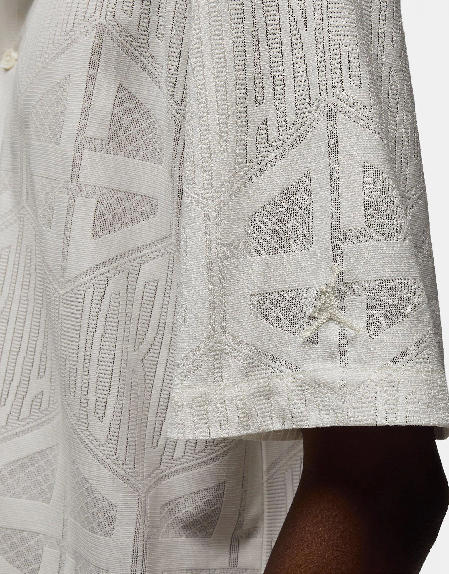 Layer Up Smart, Go-Anywhere Style, Shift-Mode, Crafted Clarity, Make It Flow