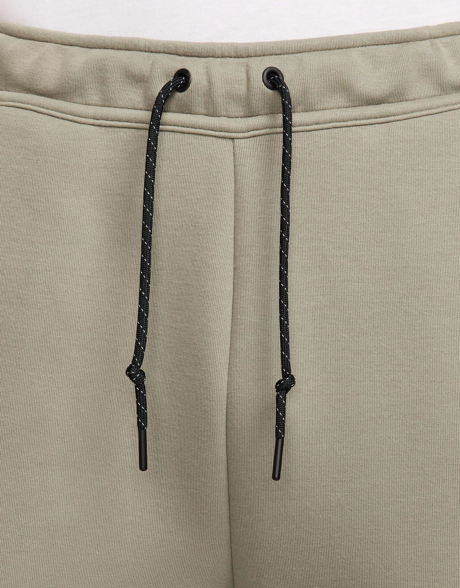 Seasonless Energy, Downtown Vibe, Versatility Matters, Light-Living, Fresh Function, Flowwear, Crafted Balance, Minimal Gear