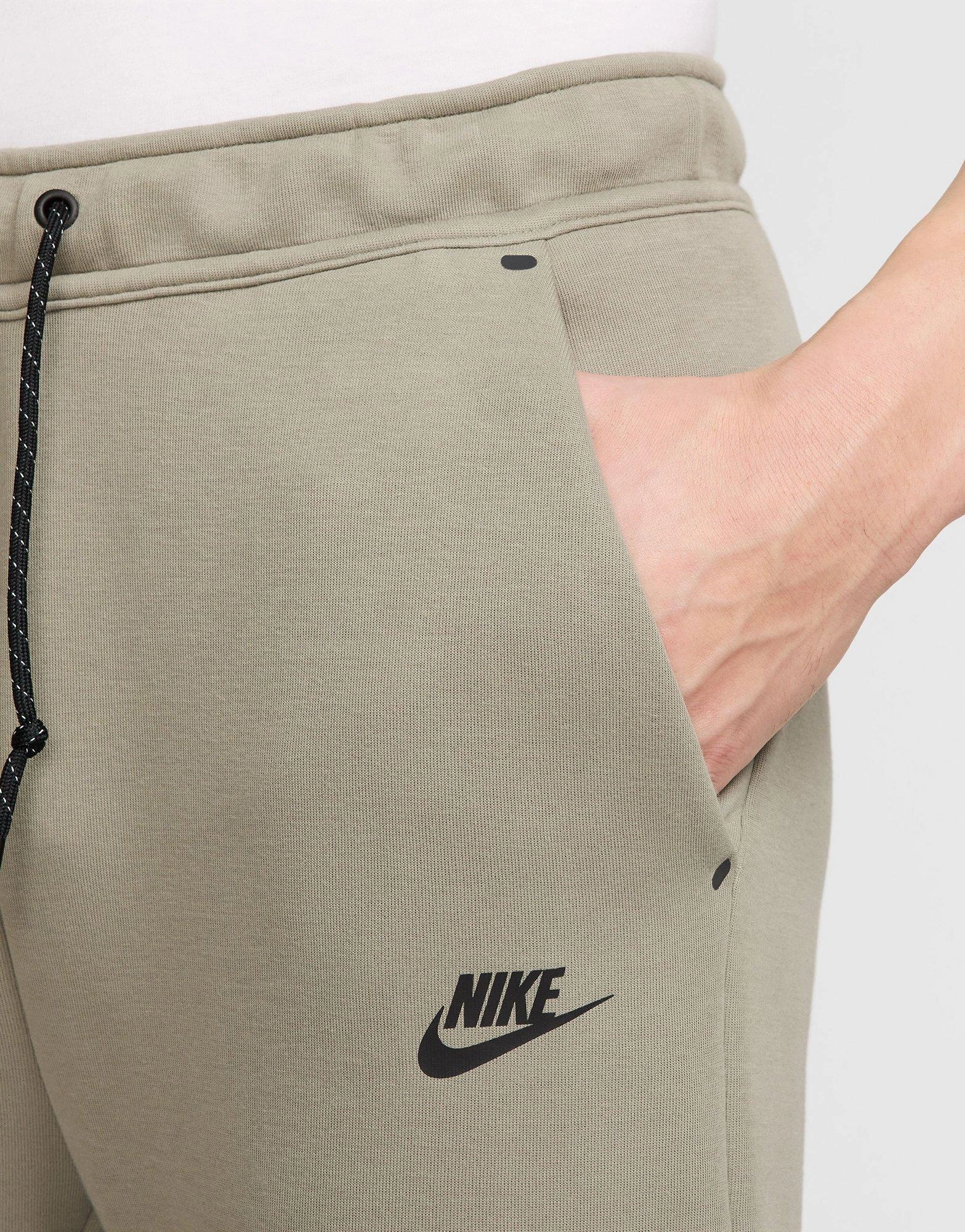 Made To Flex, Uncomplicated Gear, Active Core, Refined Structure, Bold Details