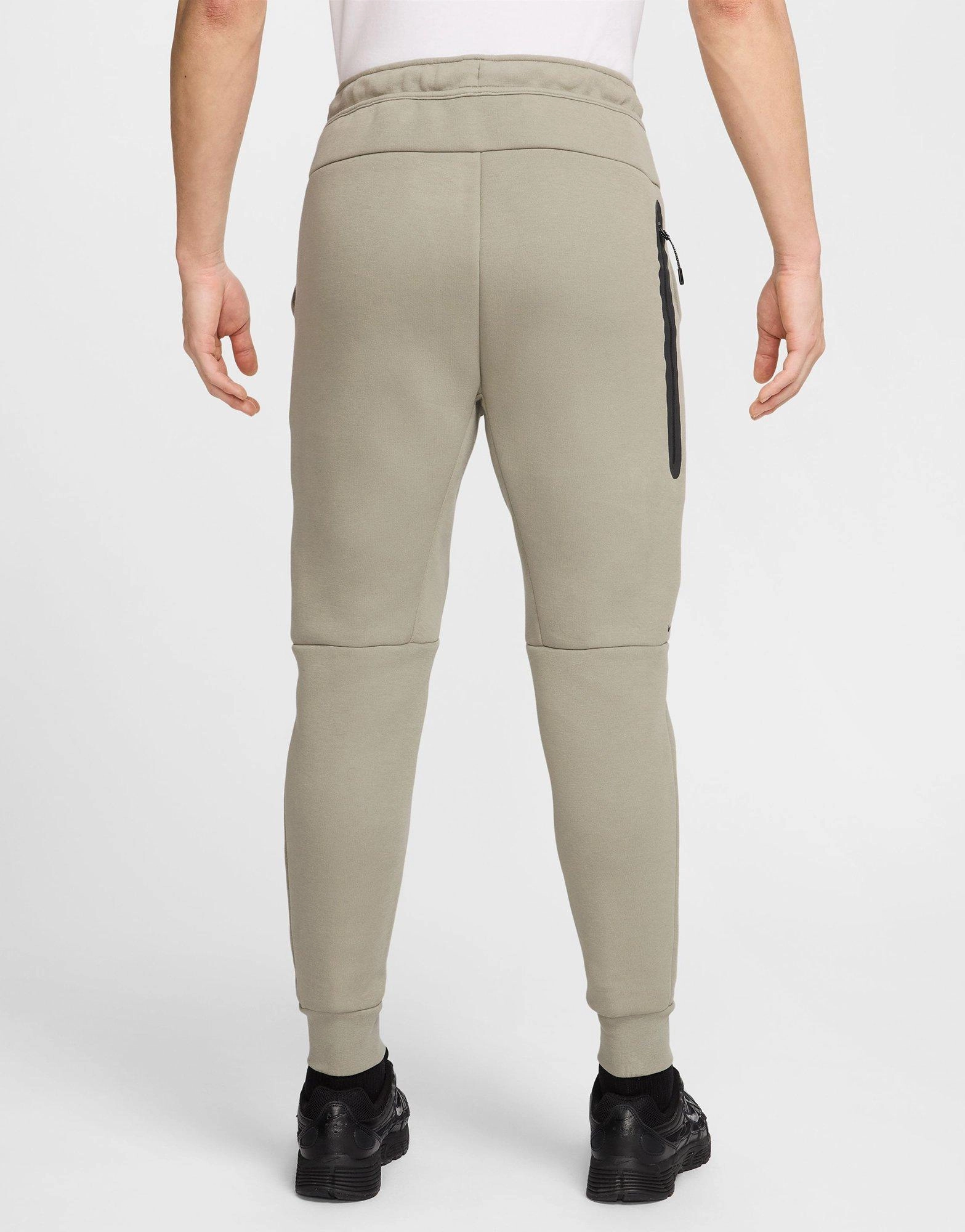Next-Gen Vibe, Essential Uniform, Ease Daily, Movement Layers, Clean-Styled