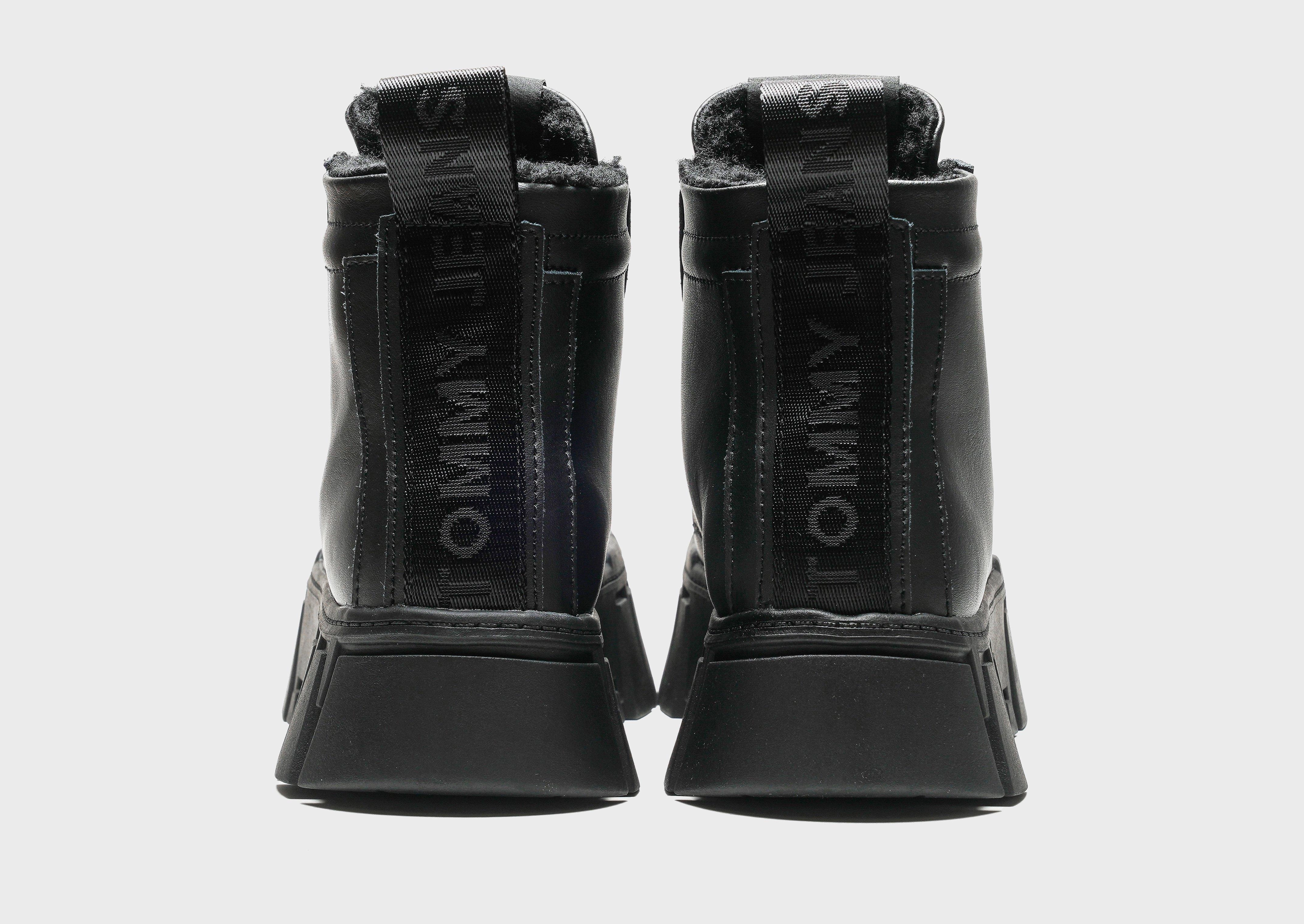 Crafted Flow, Flow-Forward Gear, Urban Calm, Functional Aesthetic, Your Core Layer