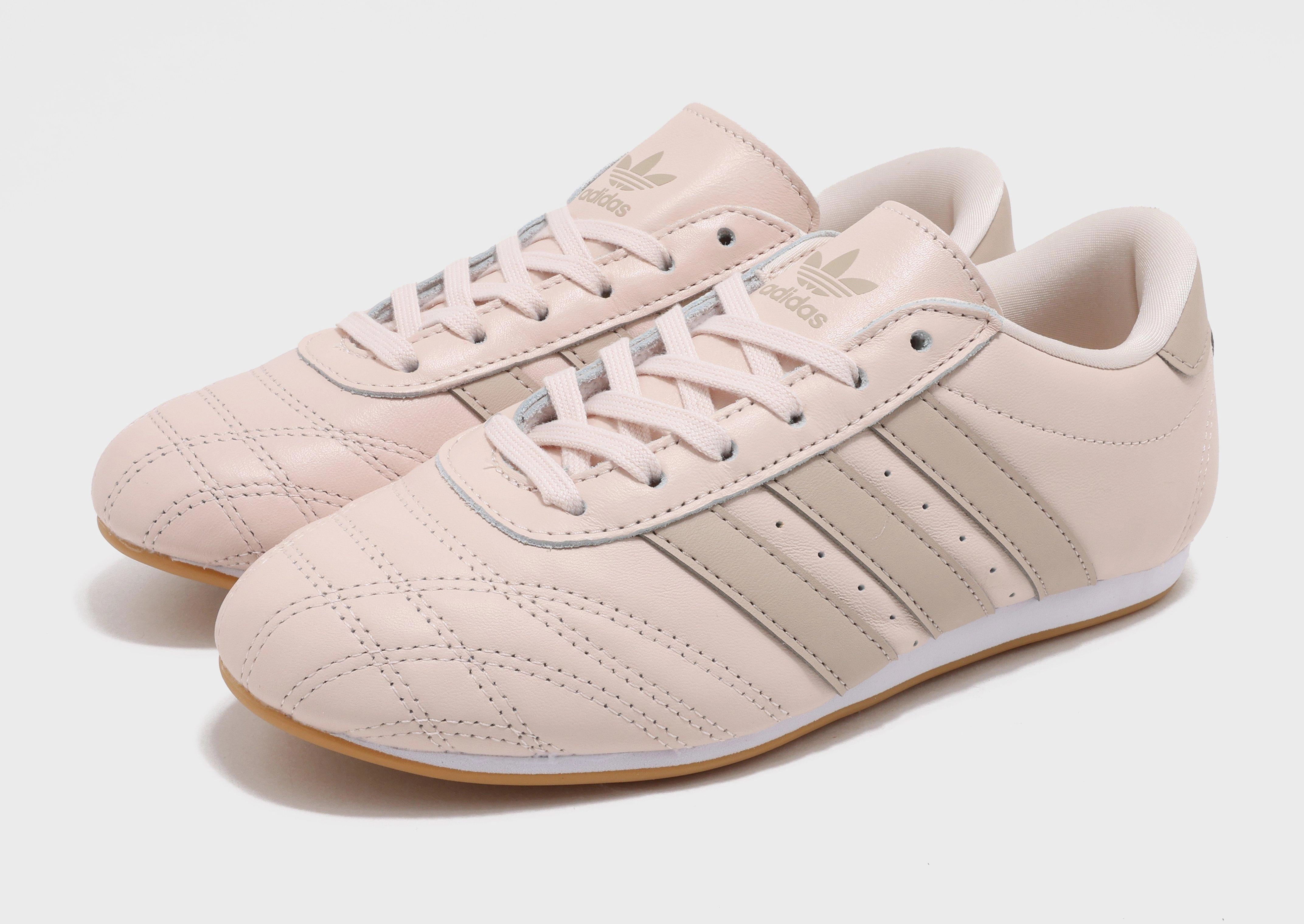 Comfort Redefined, Clean-Forward, Next-Gen Design, Adapt To Flow, Minimal Gear, Flexible Form, Style In Action