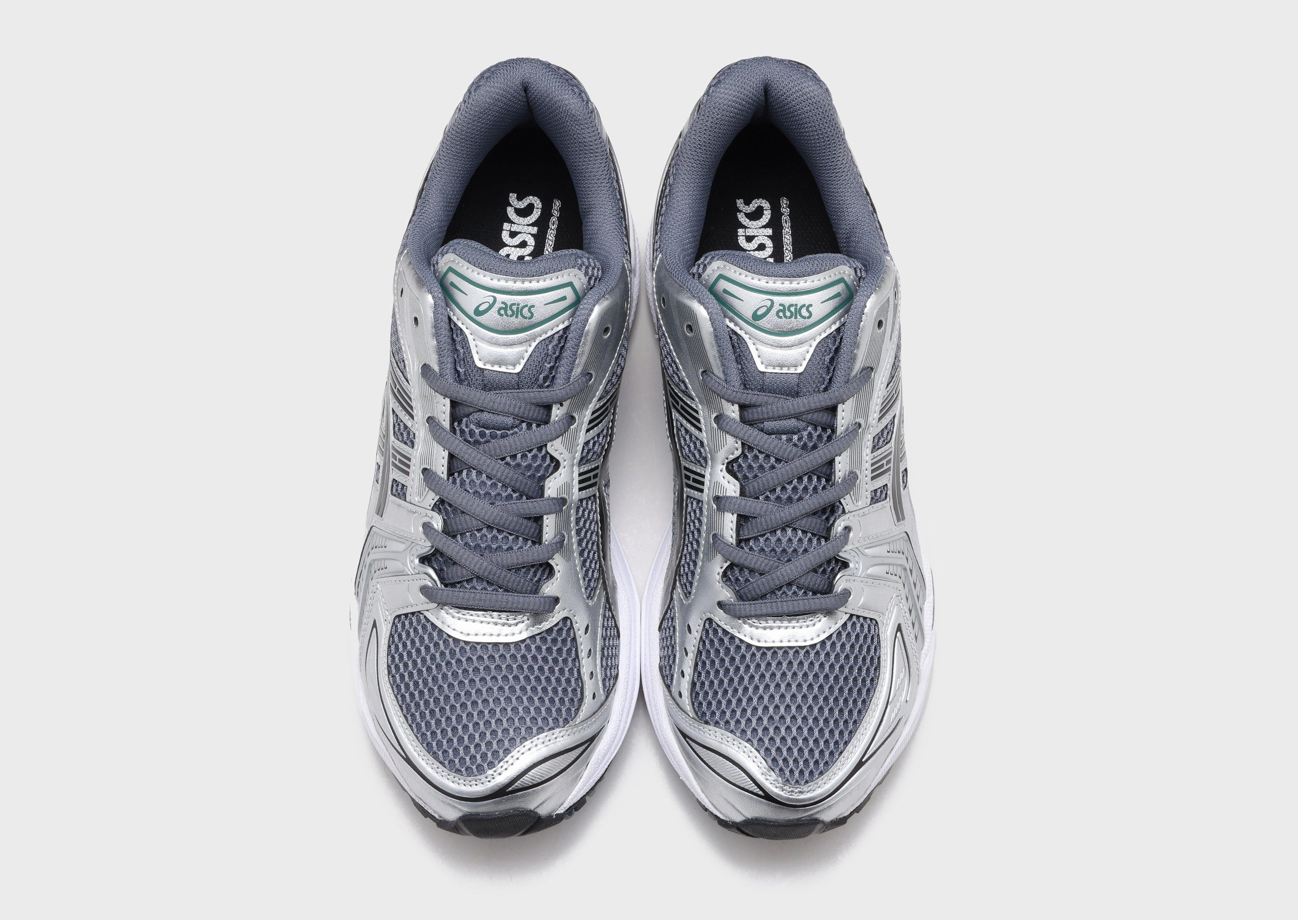 Lightweight Living, Core-Level Comfort, Seamless Outfit, Core-Driven, Your Daily System, Signature Look, Design-Led