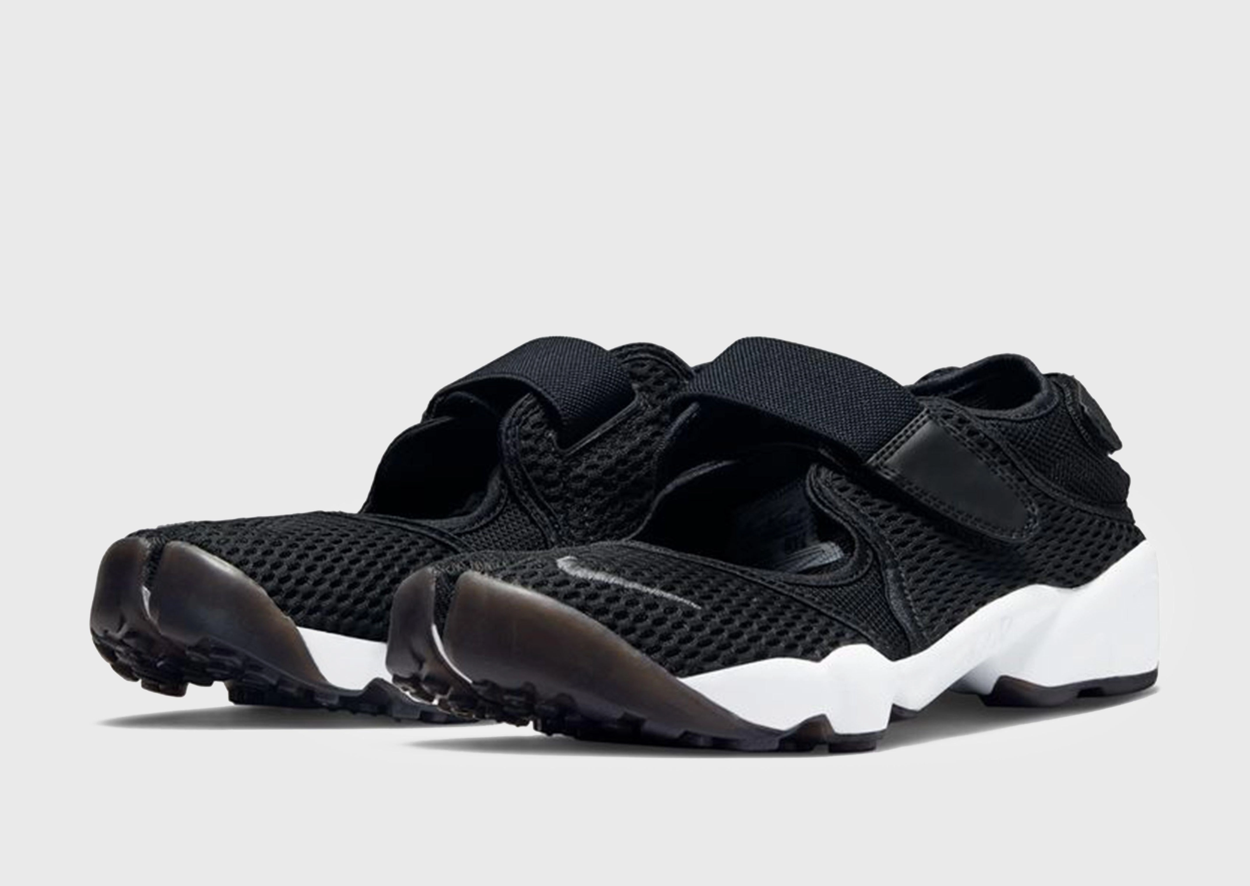 Next In Line, Versatile Build, Future-Forward Comfort, Future-Neutral, Pulse Of The City, Ease-Ready, Instant Outfit, Daily Wear