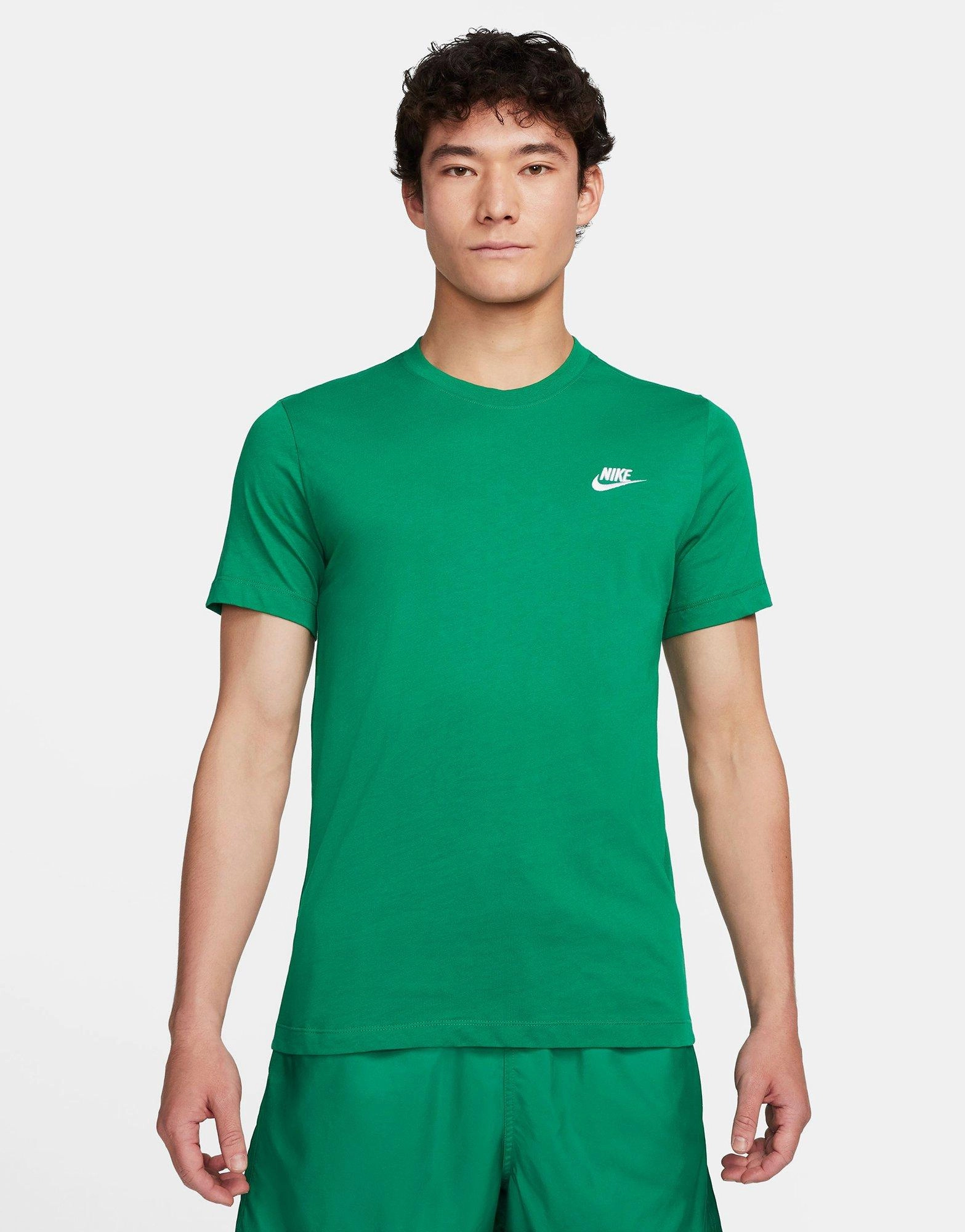 Subtle Signature, Flow With Confidence, Adapt Your Pace, Move Clean, Tech-Forward Fit