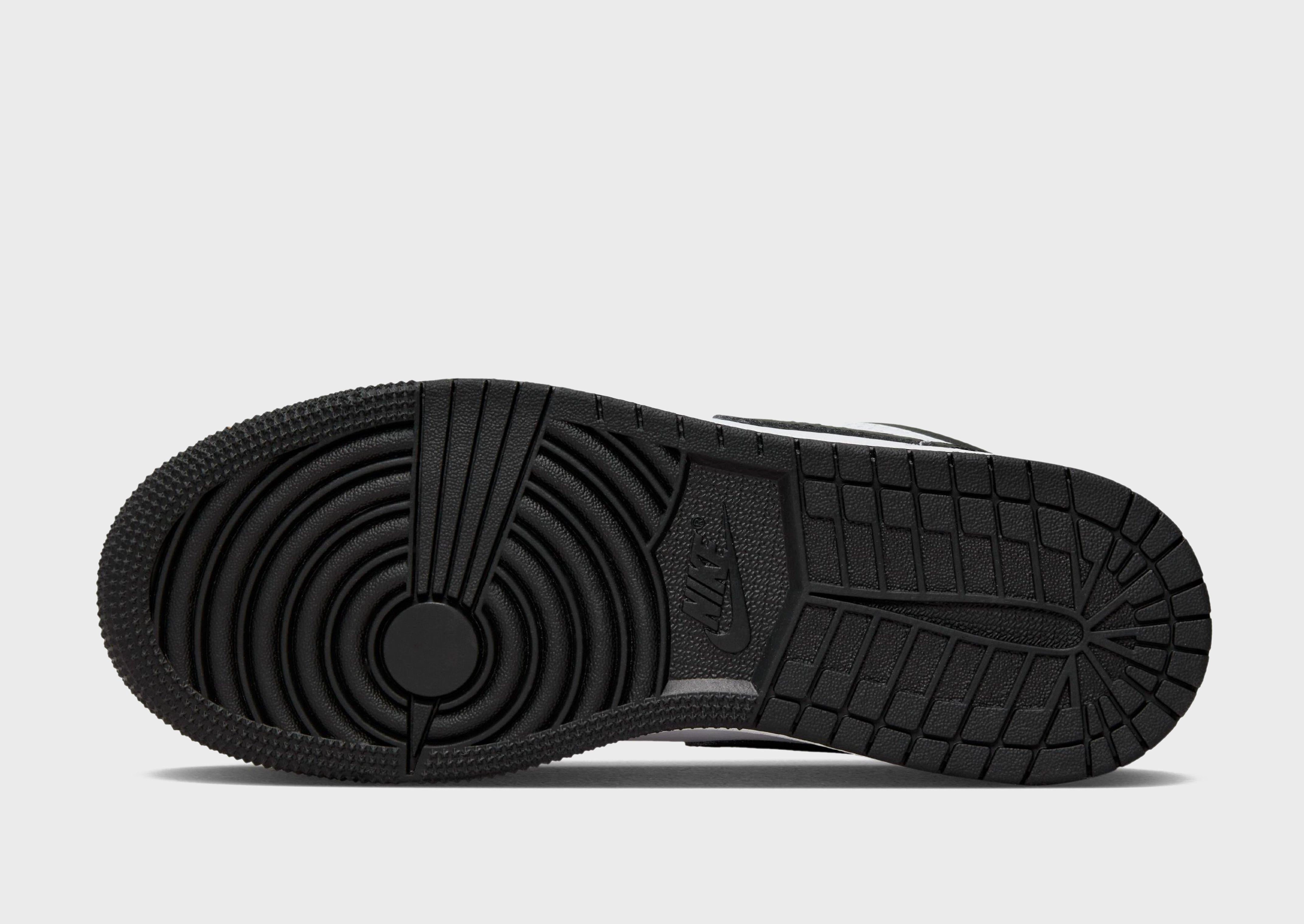 Layer Smart, Simplify Style, Designed For Pace, Calm In Motionwear, Ease In Motion, Minimal Design