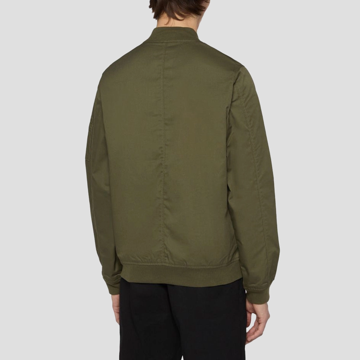 Essentials On Point, Versatility Gear, Style Flowwear, Smooth Fit, Pure Lines, Wear Reimagined, Calm Layers