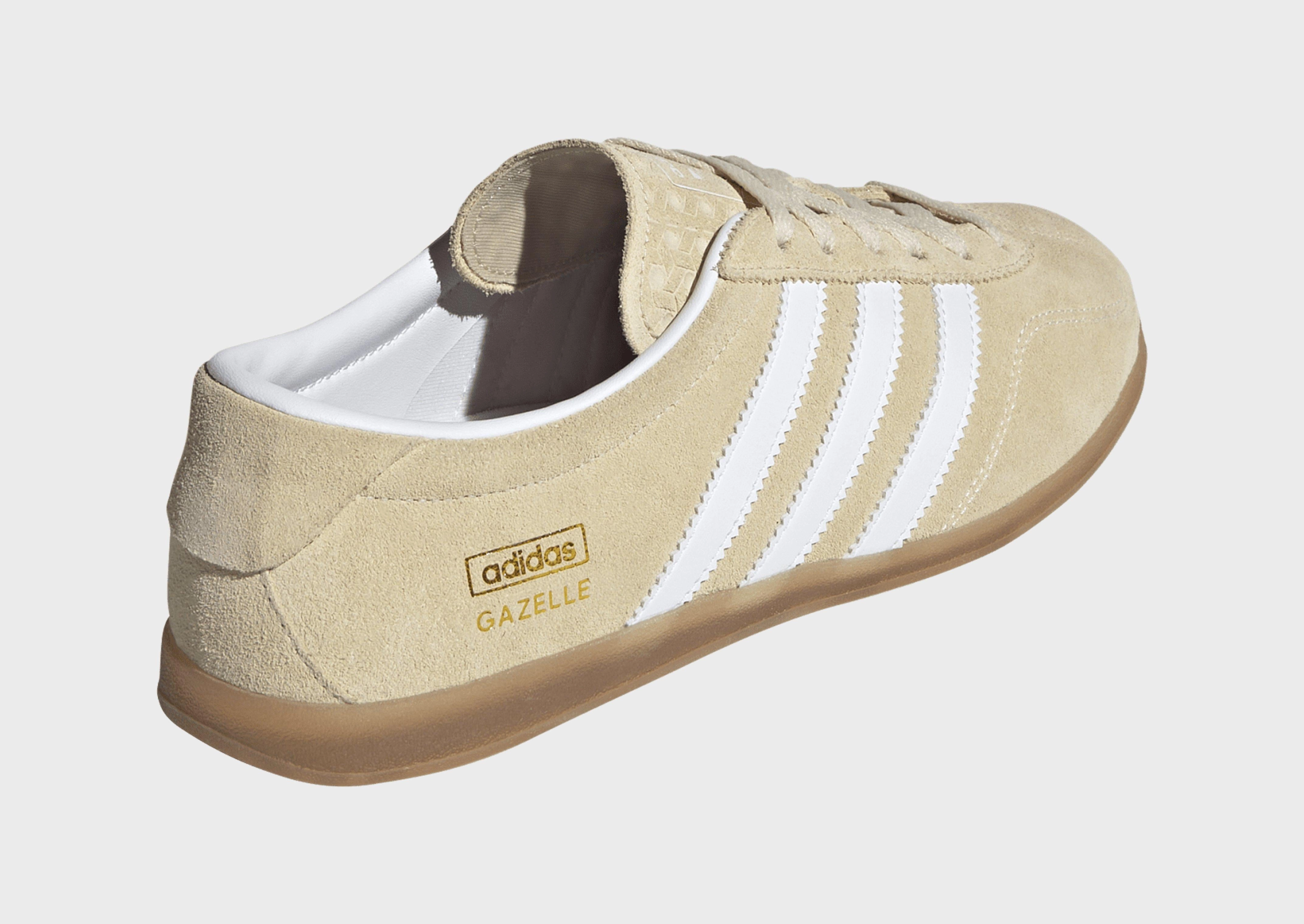 Designed To Flex, Ease In Motion, Precision-Made, Dynamic Looks, Designed For Pace, Refined Feel