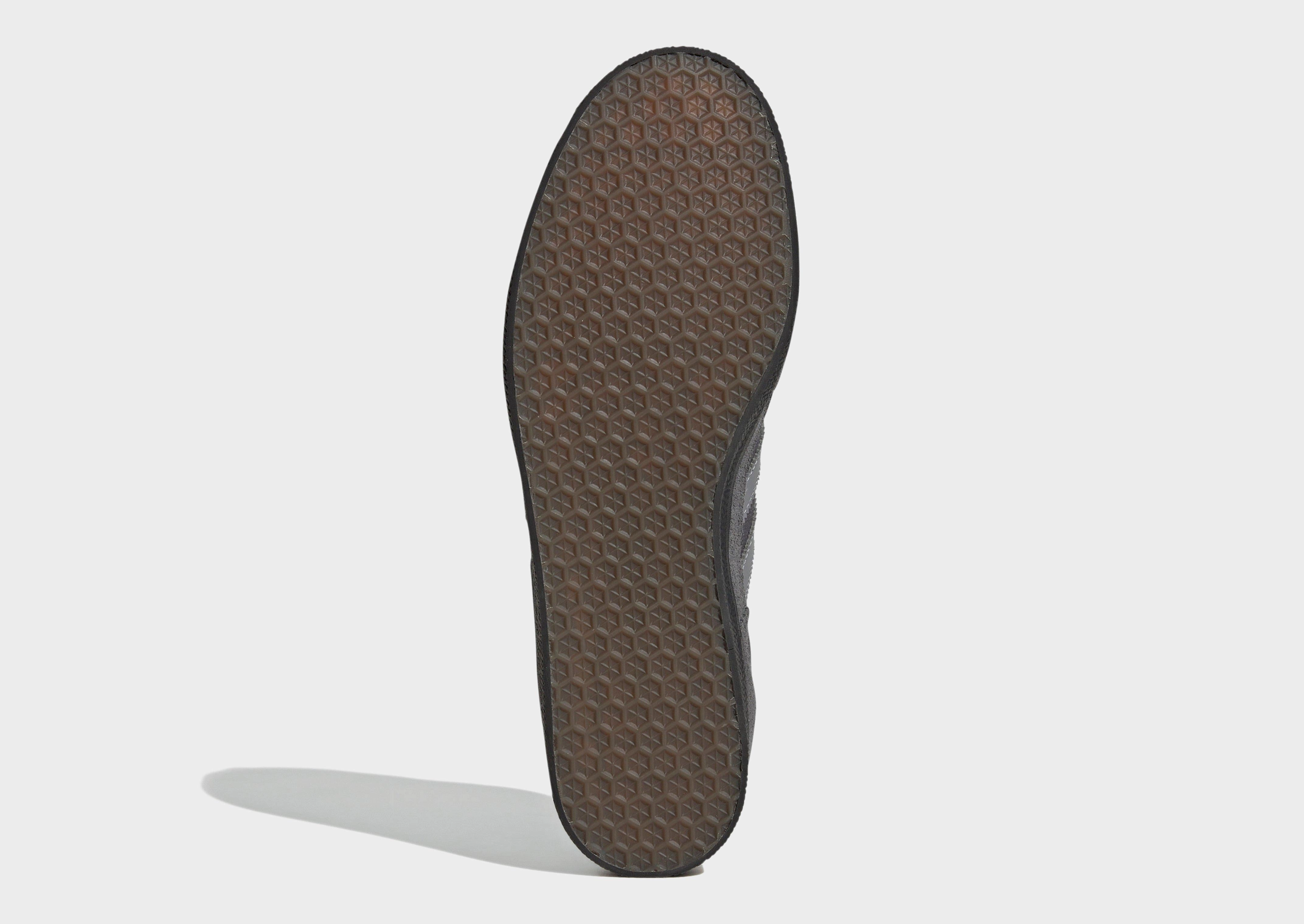 Style Made Easy, Core To Explore, Contemporary Vibes, Ease-Forward Fit, The Now Look, Versatile Build, Effortless Minimal