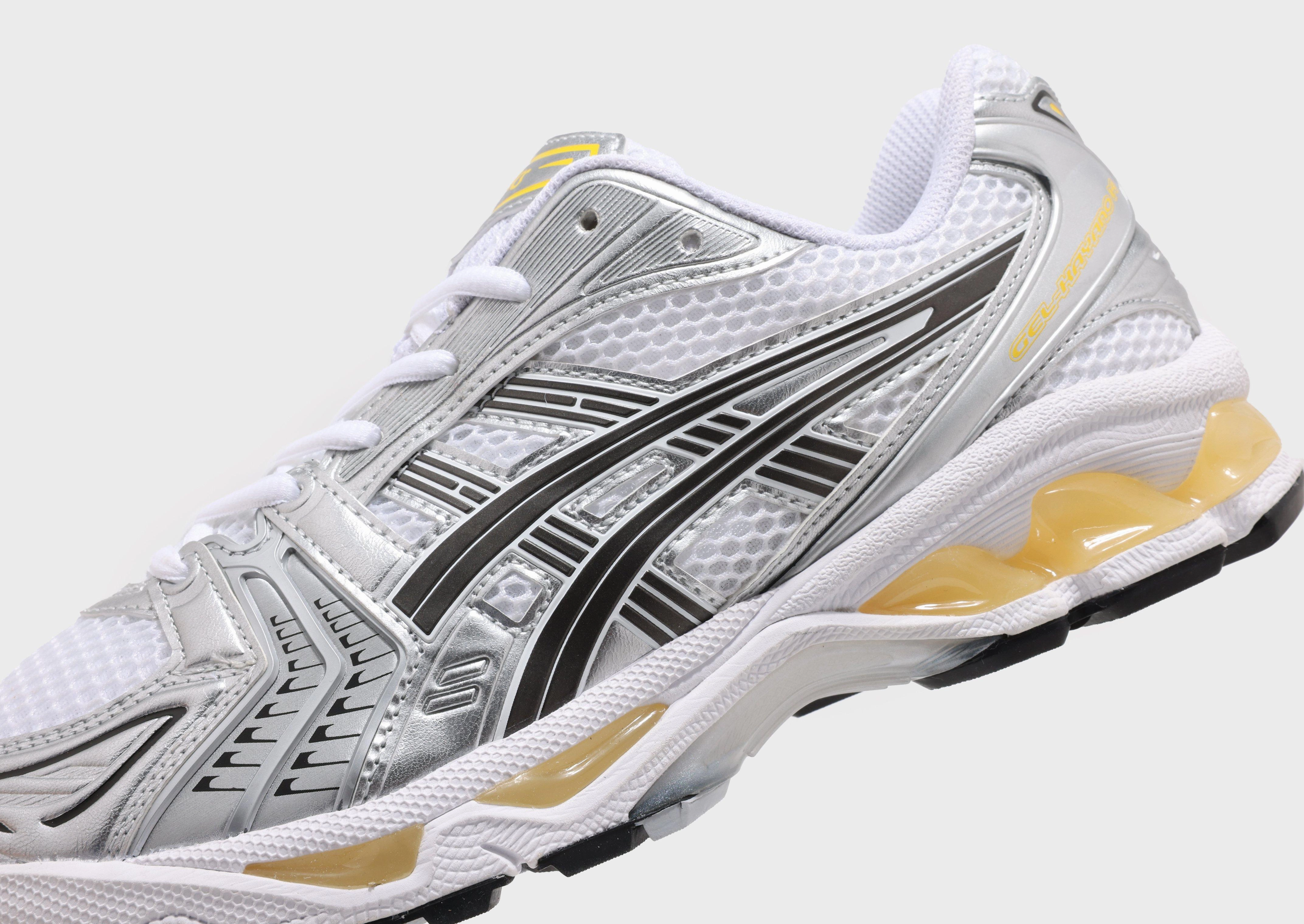 Lightweight Presence, Layer Mindset, Live With Intent, Pure-Fit, Minimal Details
