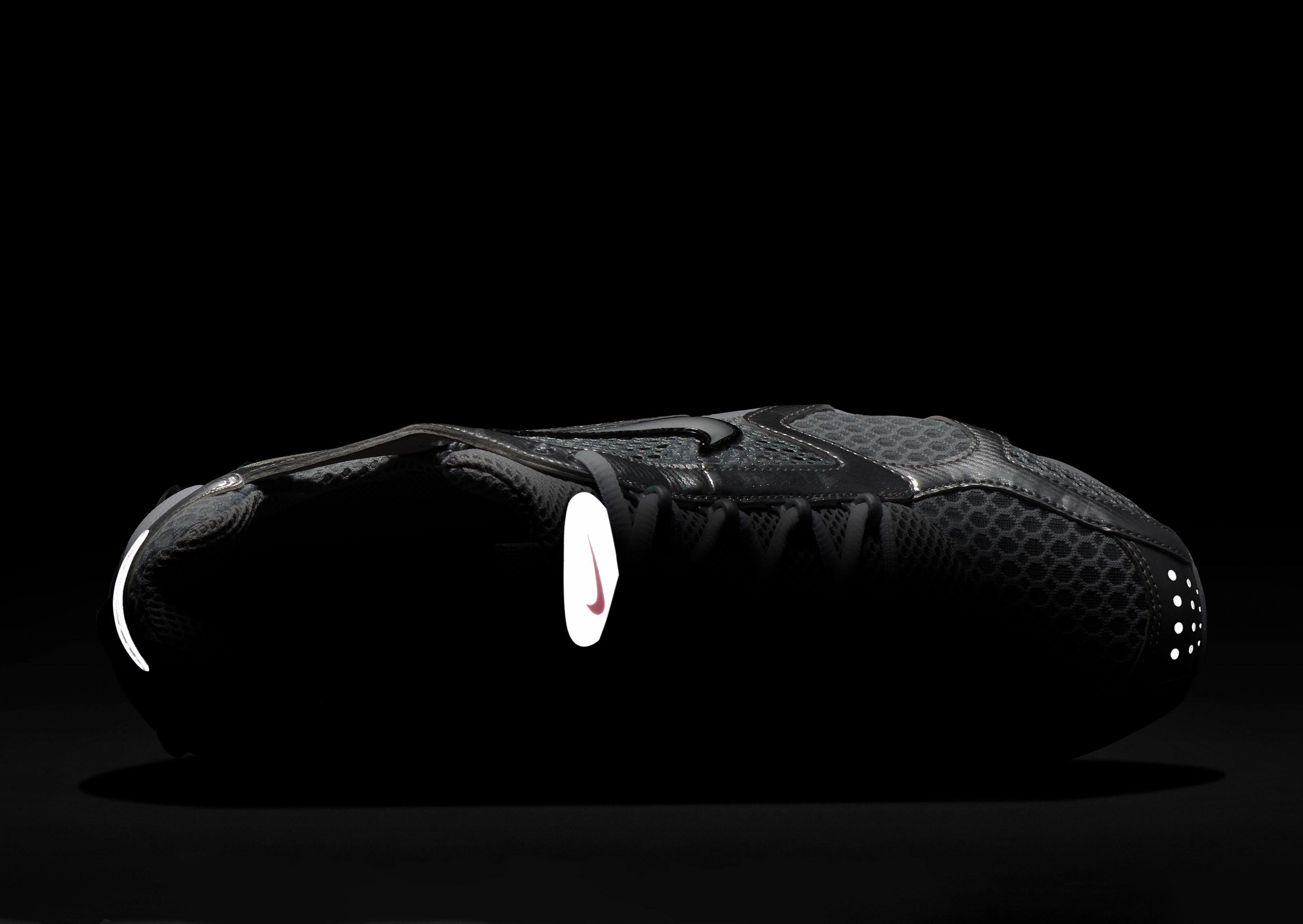 City-Proof, Sleek Presence, City-Functional, Quiet Statement, Minimal Focus, Refined Edge, Designed With Flow, City-Form
