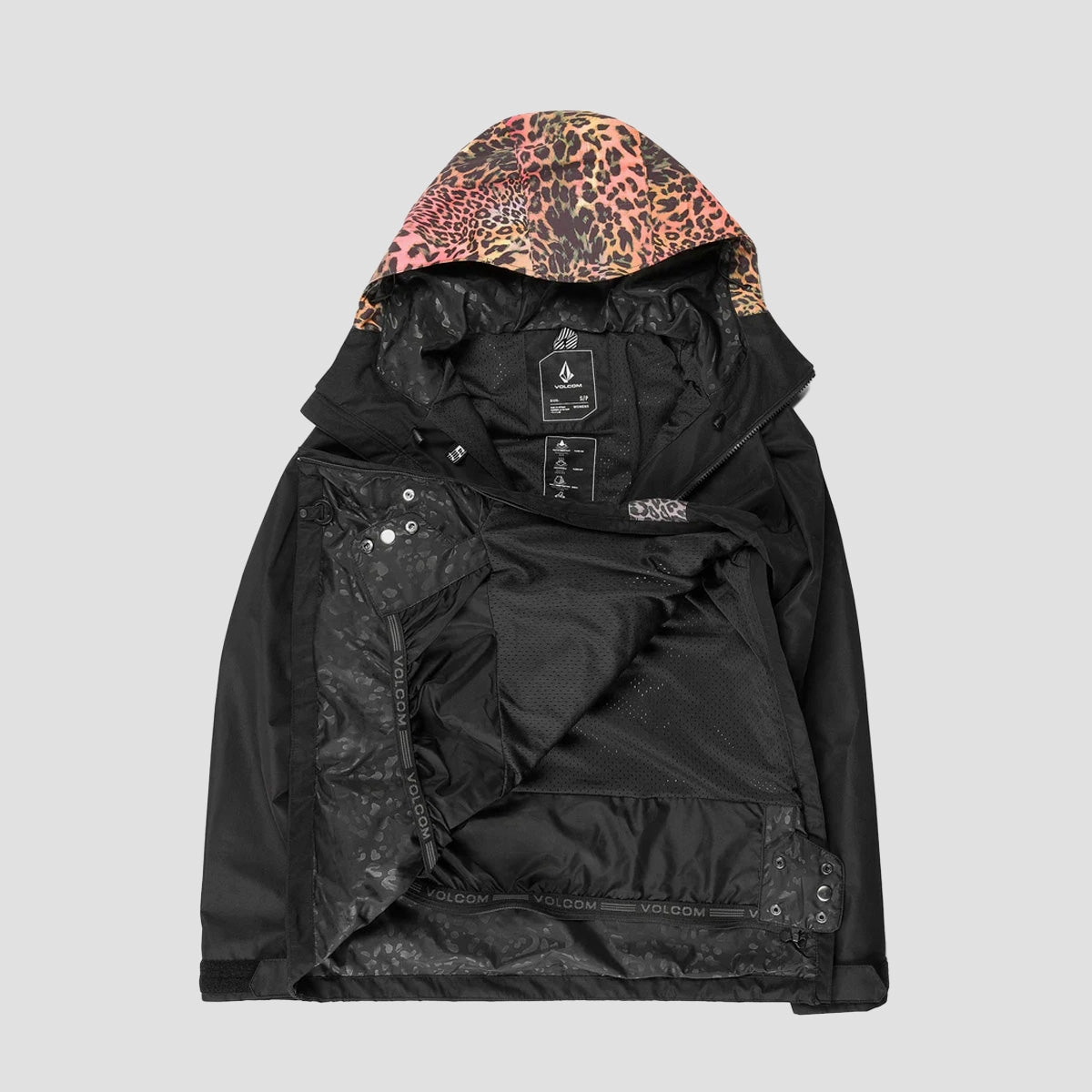 Crafted Flow, Responsive Fit, Pure Urban, Restless Fit, Seasonless Design, Engineered Fit