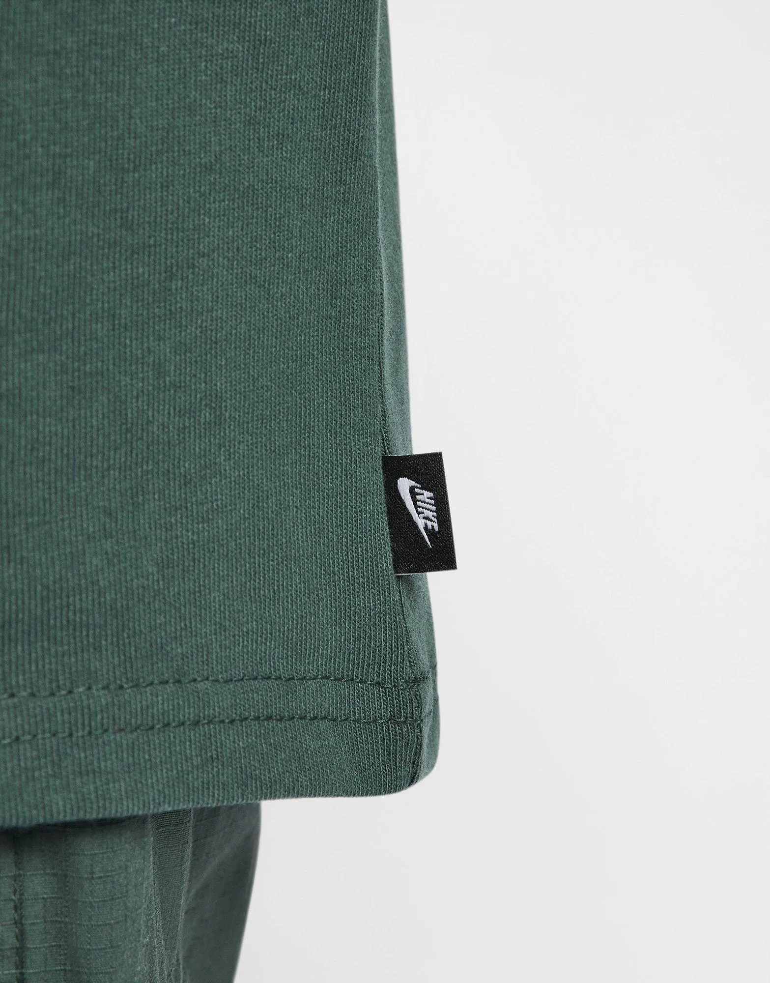 Vibe-Centered, Effortless Gear, Optimized Outfit, Less Is Bold, Hybrid Life, Go-Everywhere