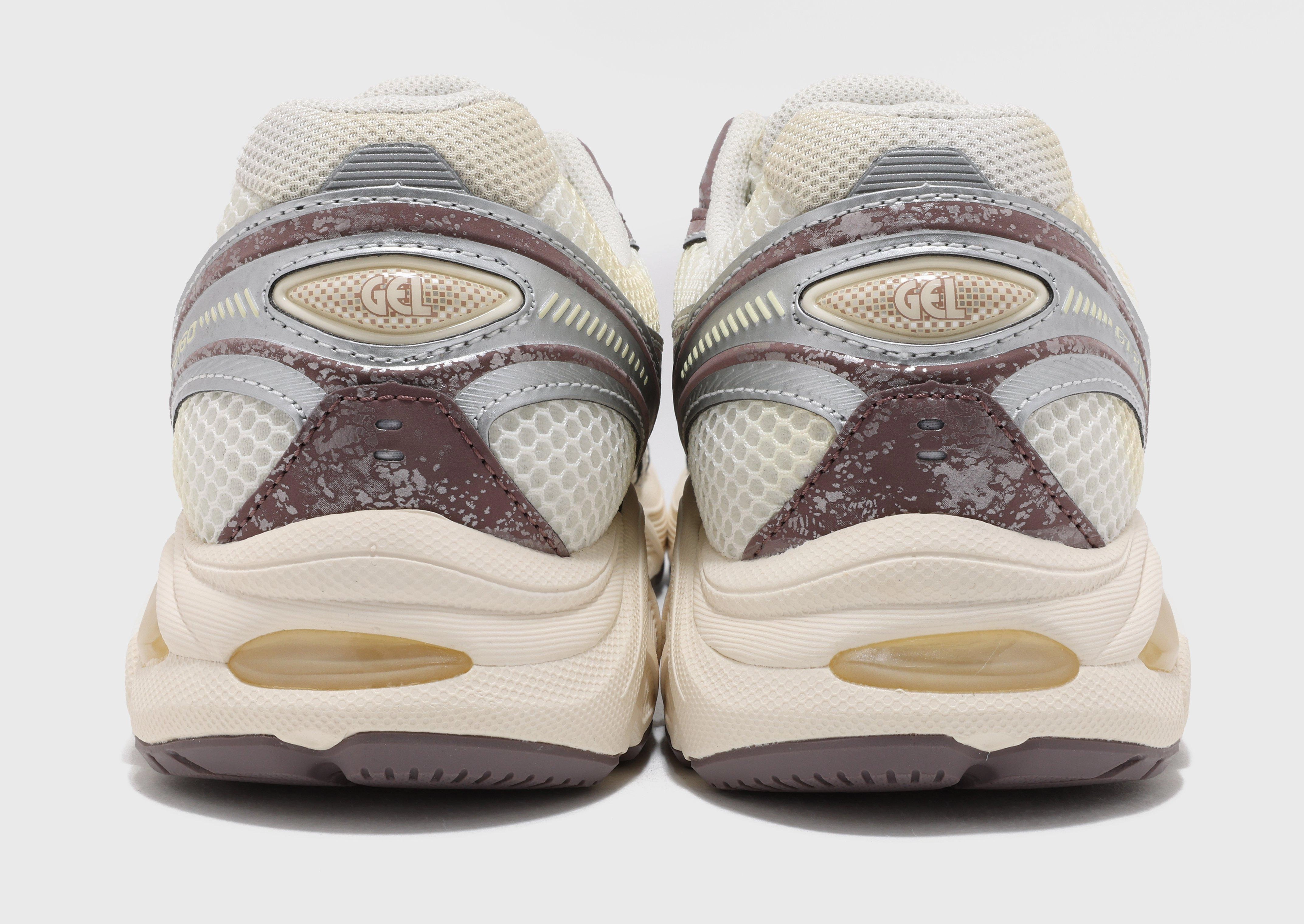 Refined Comfort, Step Into Rhythm, Designed To Layer, Rhythmic Fit, Layer Your World, Understated Utility