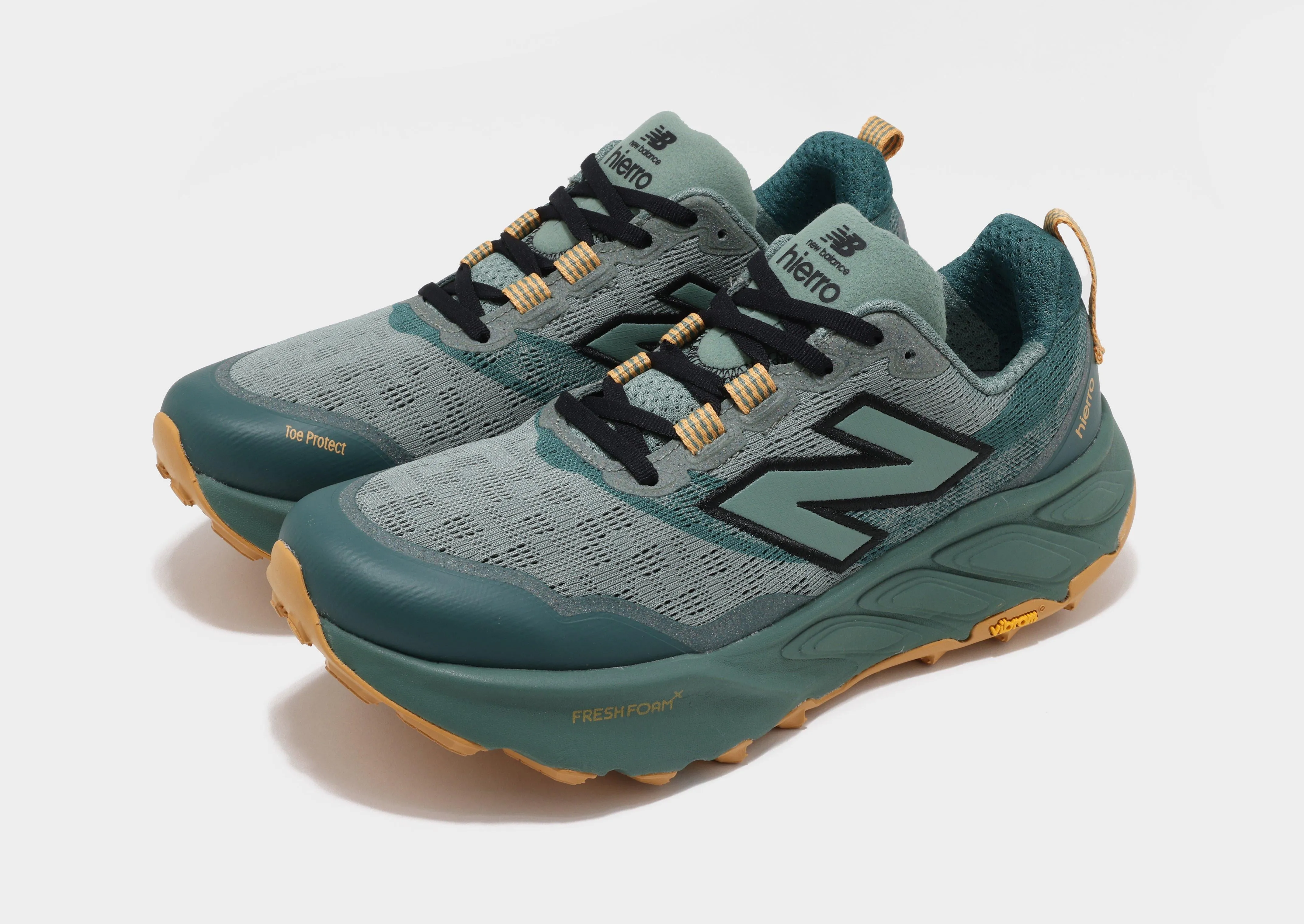 Easy Essential, Responsive Fit, Pure Lines, Low-Profile Style, Clean Movement, Lifestyle Direction