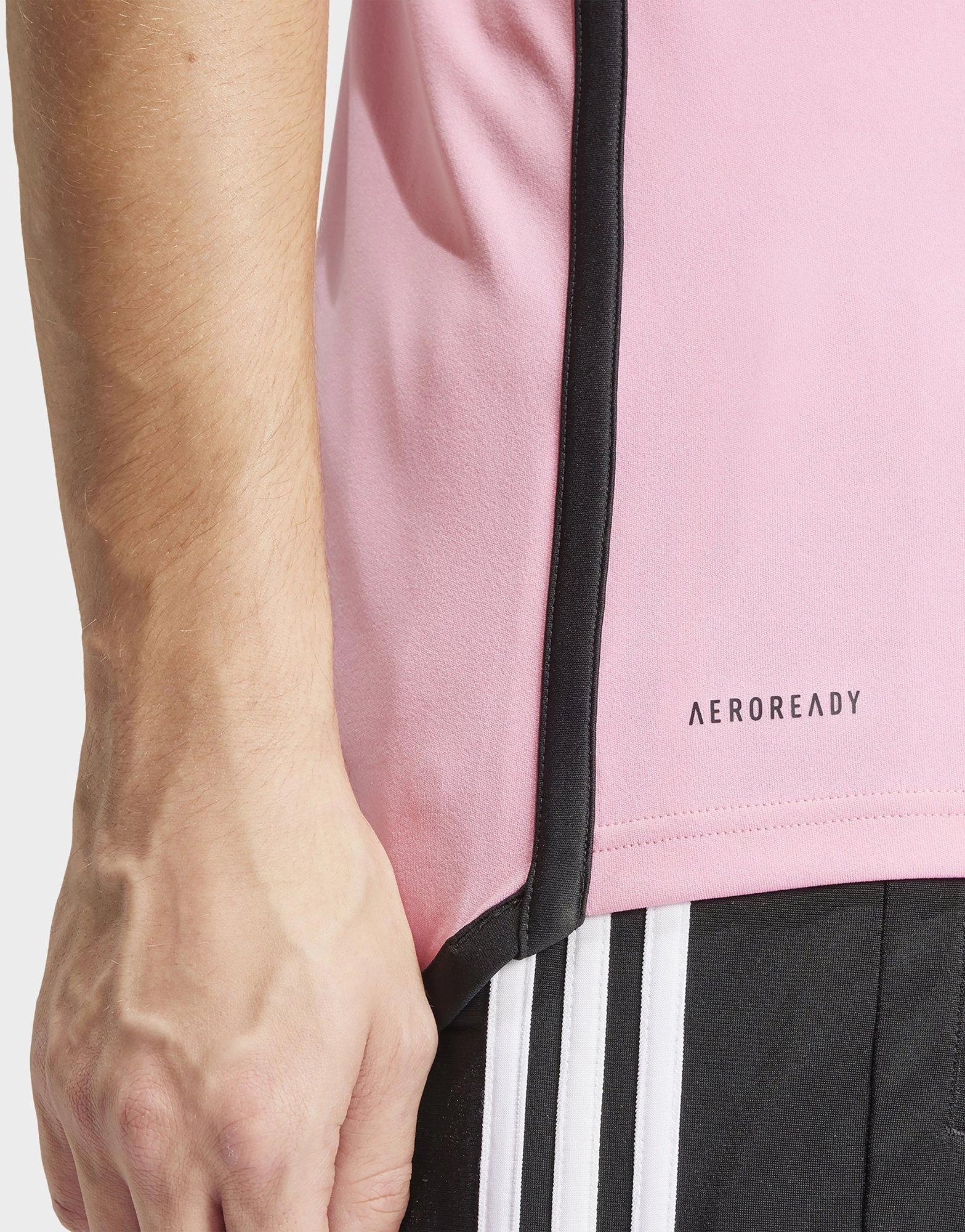 Form In Action, Streamlined By Design, Simple Uniform, Everyday Ready, Move And Live, Cool Minimalism, Sleek Mindset