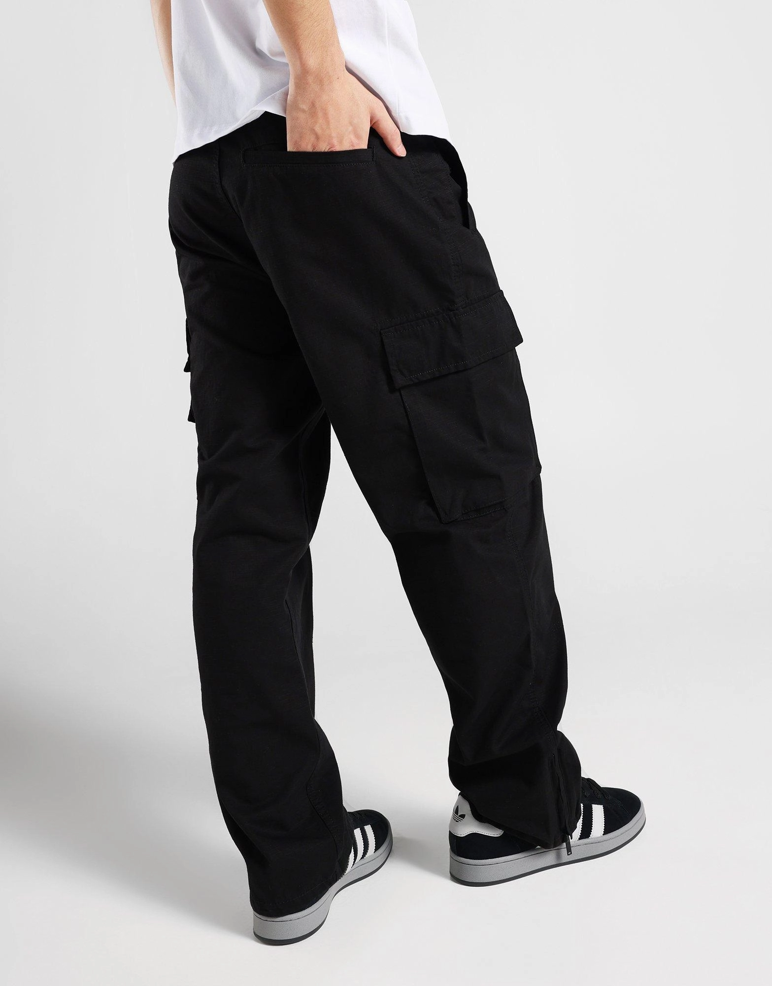 Clean Citywear, Essential Drop, Your Rhythm Layer, Core Function, Form In Action, Refined Streetwear, Uncomplicated Gear, Versatile Pulse