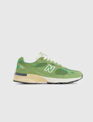 MADE IN USA 993 "CHIVE" Clothing	NEW BALANCE
