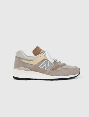 MADE IN USA 997 "LIGHT MUSHROOM" Clothing	NEW BALANCE