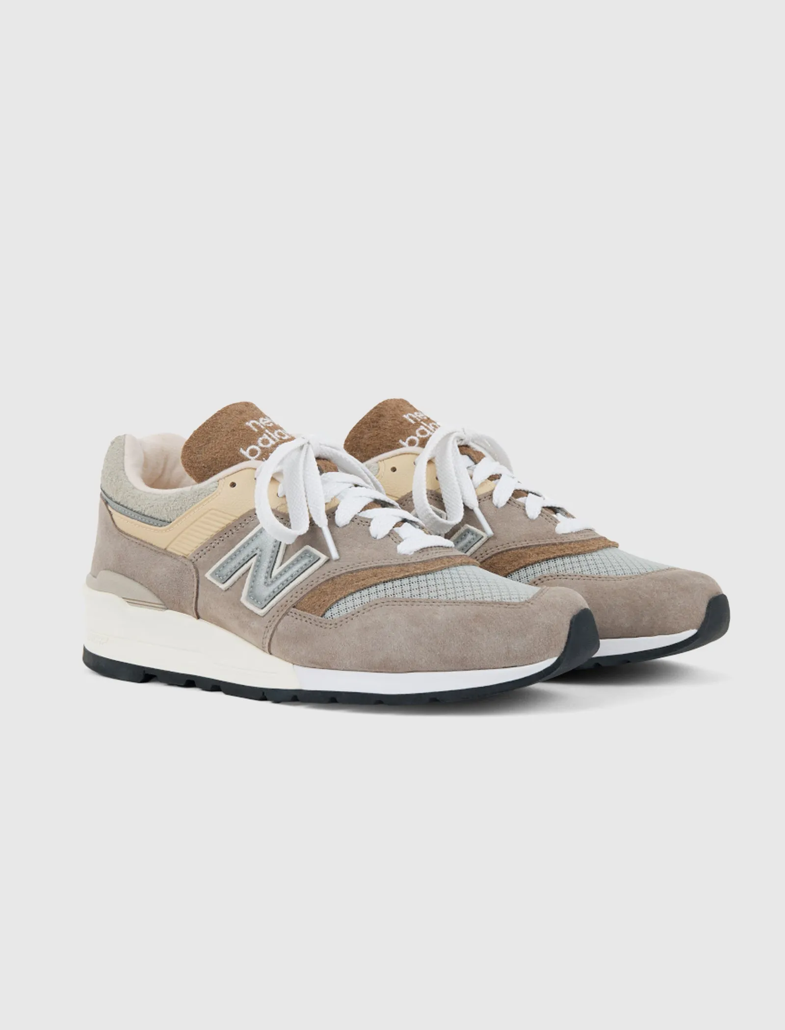 MADE IN USA 997 "LIGHT MUSHROOM" Clothing	NEW BALANCE