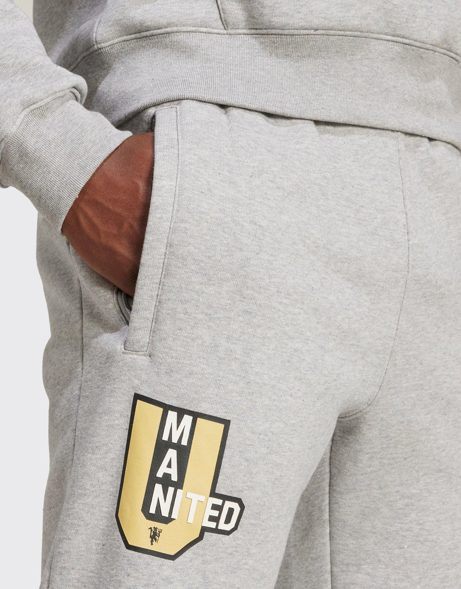 Engineered To Adapt, Built For Motion, Neutral Layers, Sleek Mindset, Flow In Motion, Versatile Build, Responsive Fit
