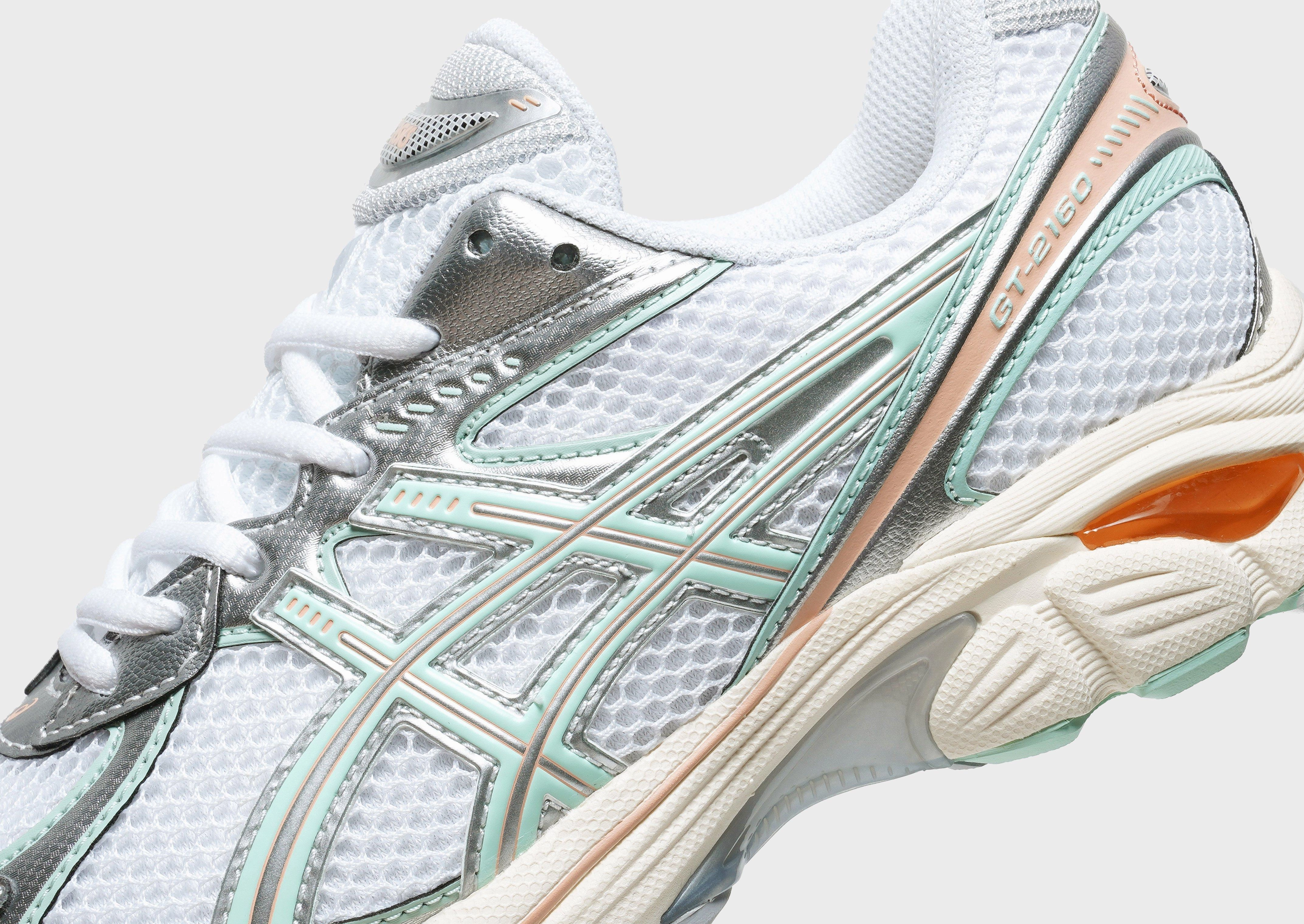 Forward Function, Soft Structure, Easy Fit System, Elevated Gear, Essential Edge