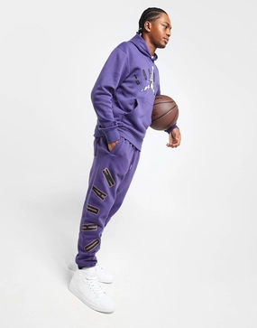 Versatile Mood, Crafted Silhouette, Smooth Layers, Tone-Driven, Layer Logic