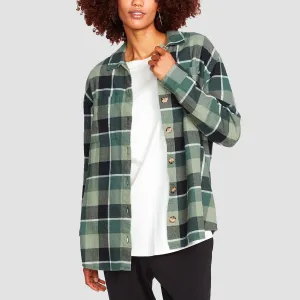 Quiet City Style, Seasonless Energy, Versatile Mood, Cool Minimalism, Utility In Style