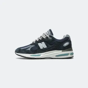 New Balance Clothing U991NV2