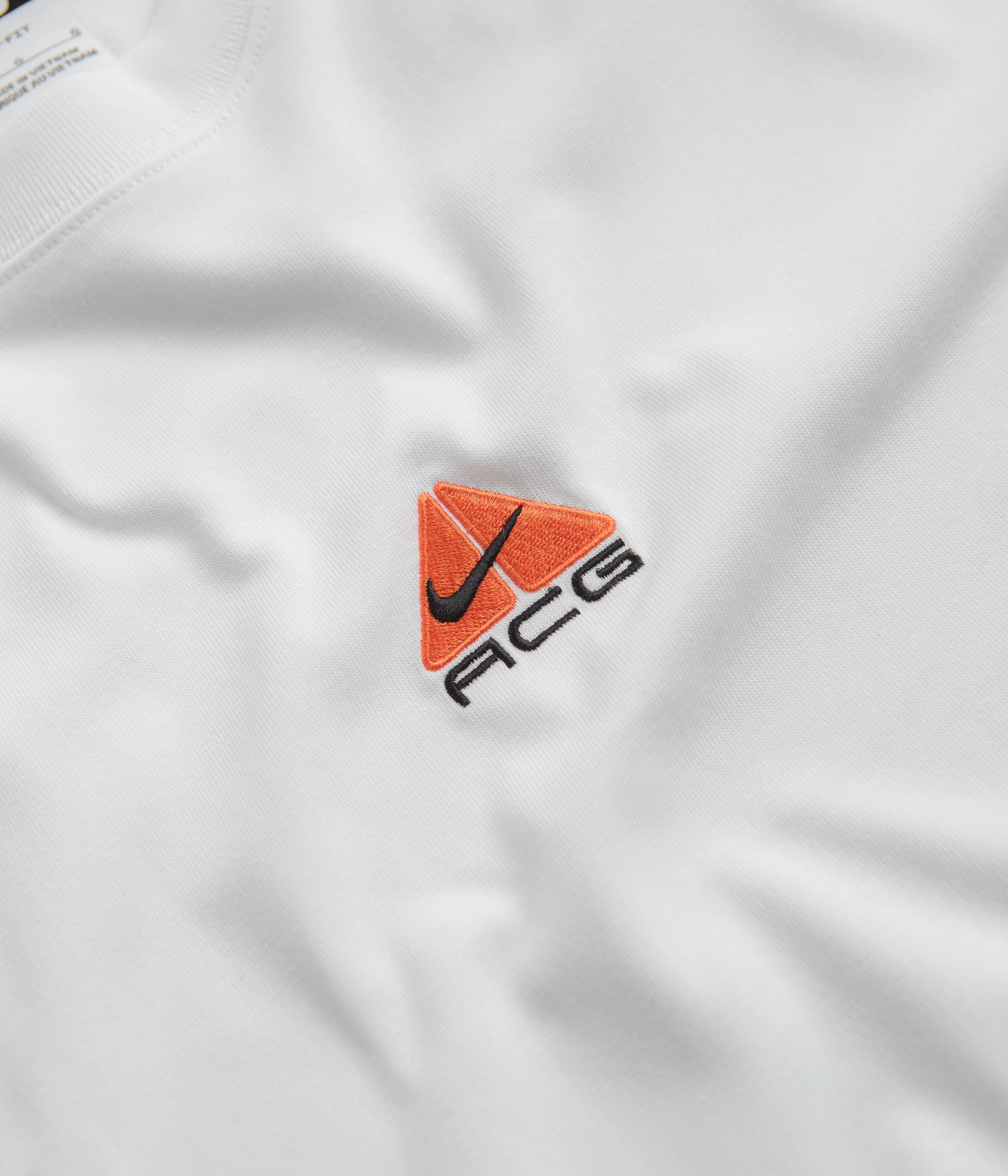 Nike ACG Lungs T-Shirt - Summit White Nike ACG Outdoor Clothing