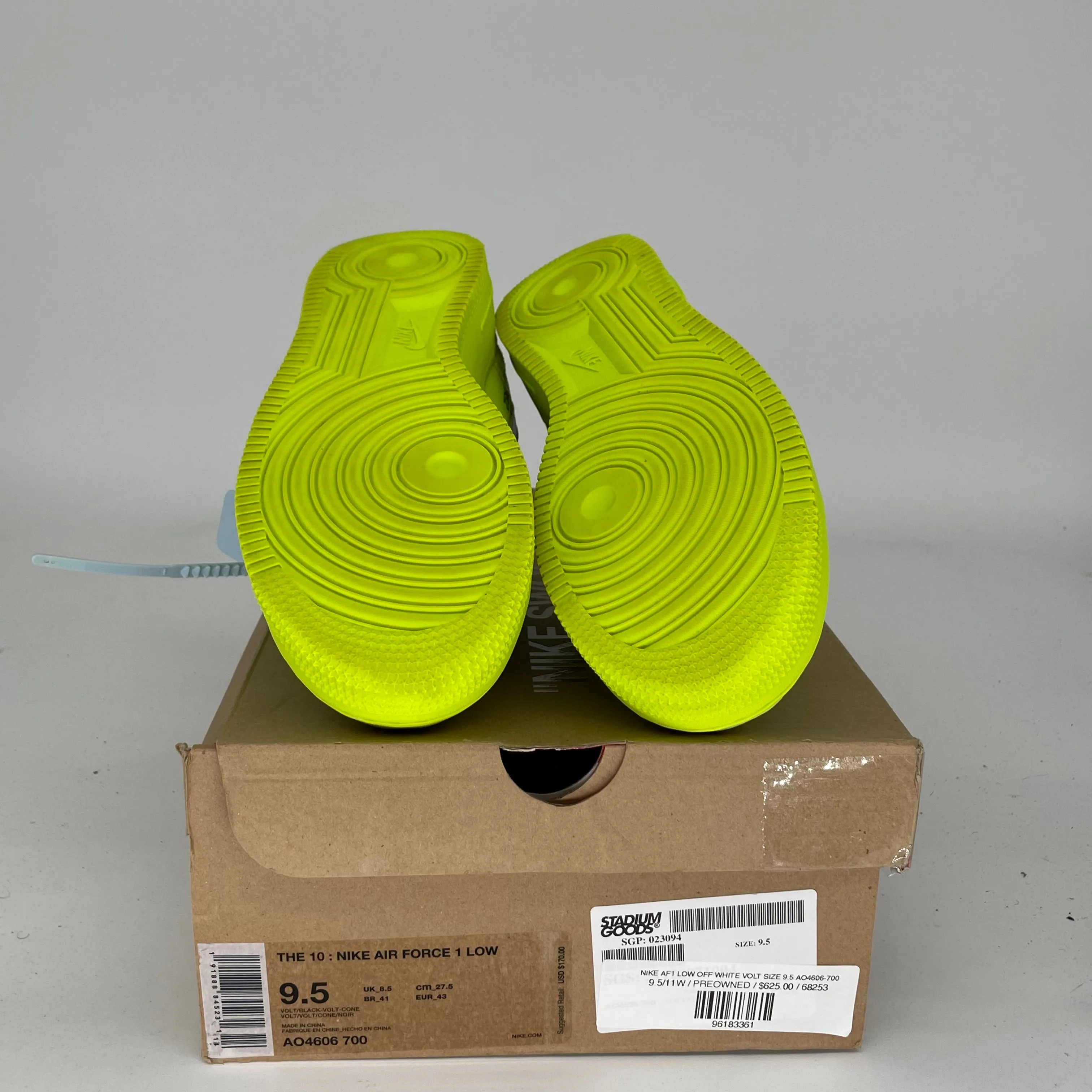 NIKE AIR FORCE 1 LOW OFF WHITE VOLT SIZE 9.5 AO4606-700