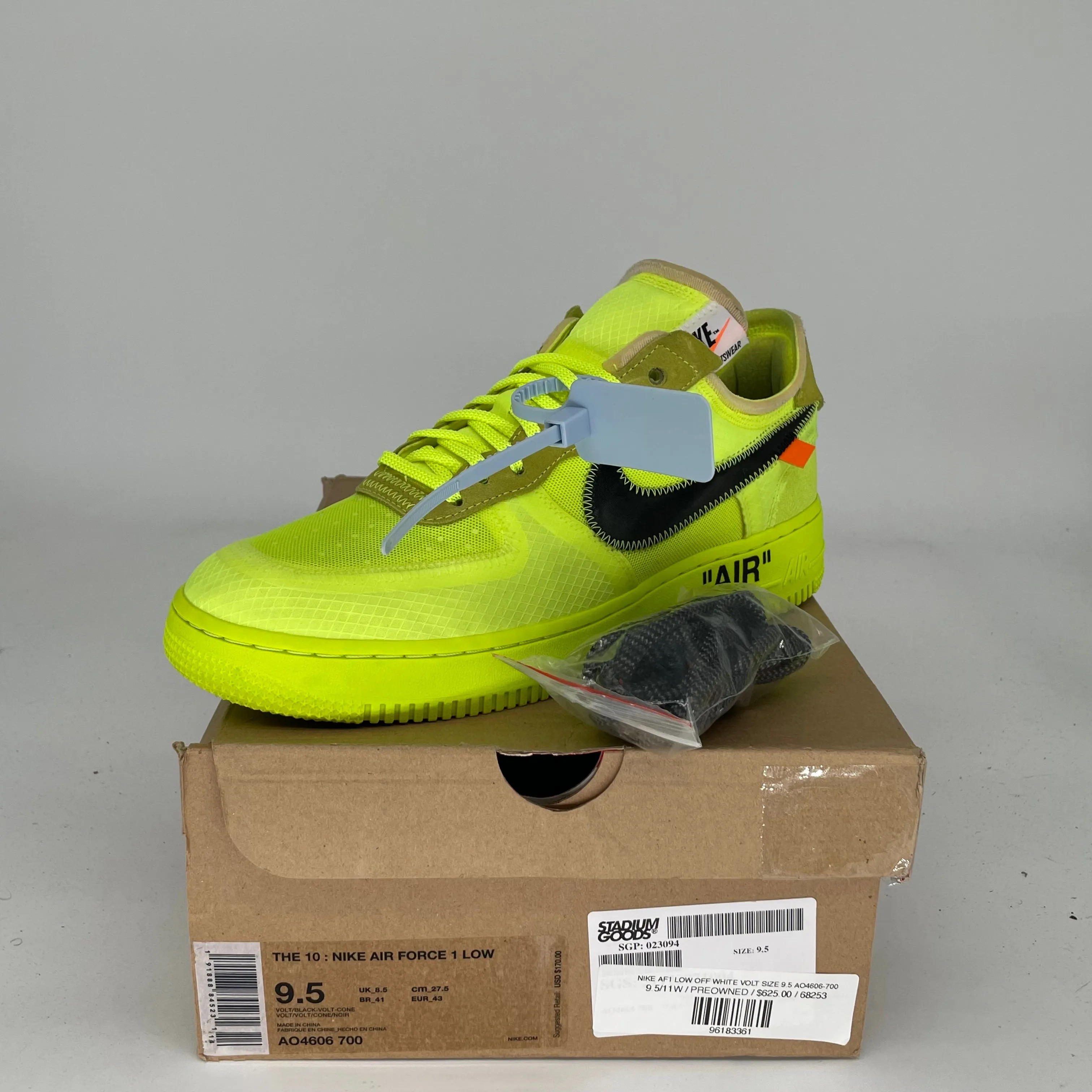 NIKE AIR FORCE 1 LOW OFF WHITE VOLT SIZE 9.5 AO4606-700