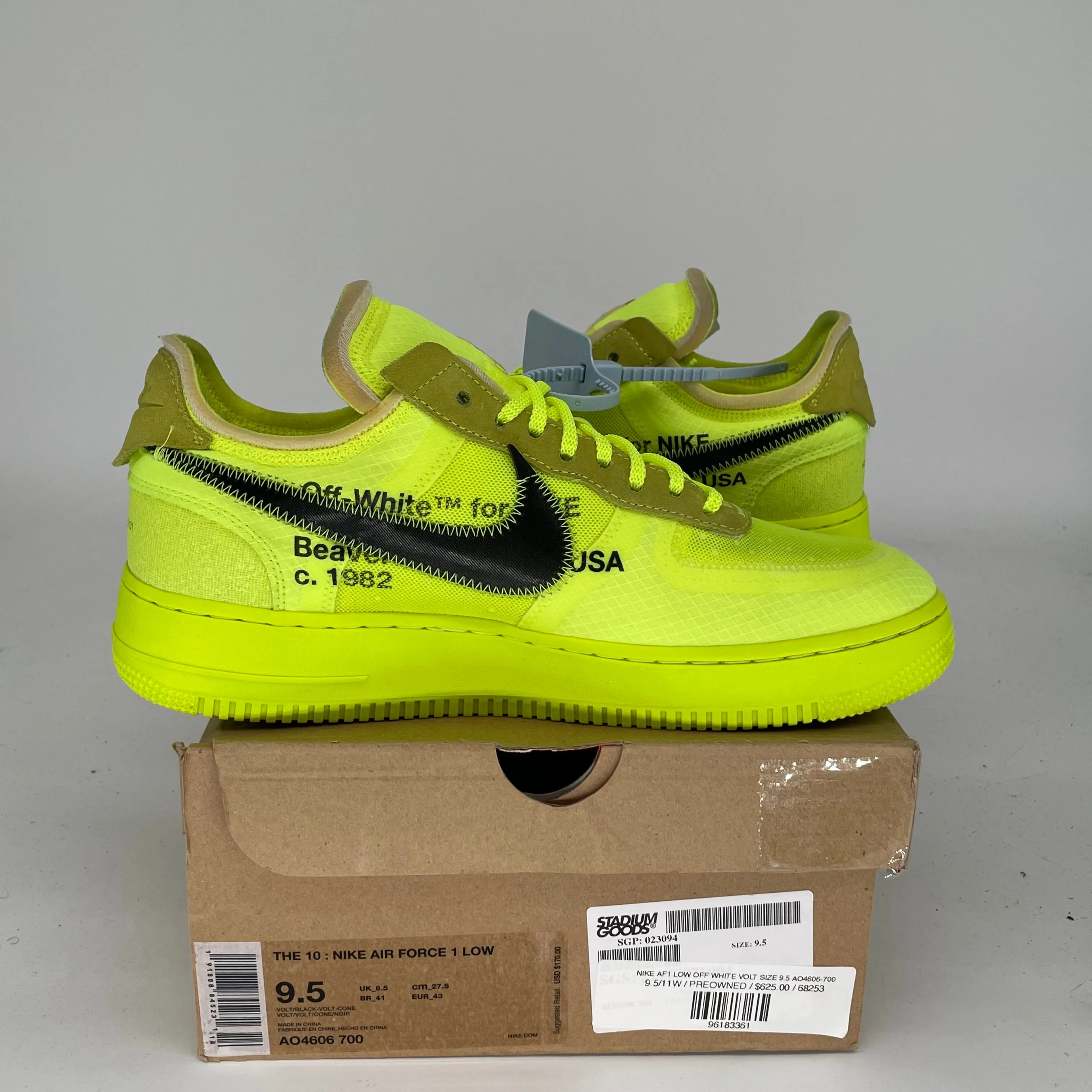 NIKE AIR FORCE 1 LOW OFF WHITE VOLT SIZE 9.5 AO4606-700