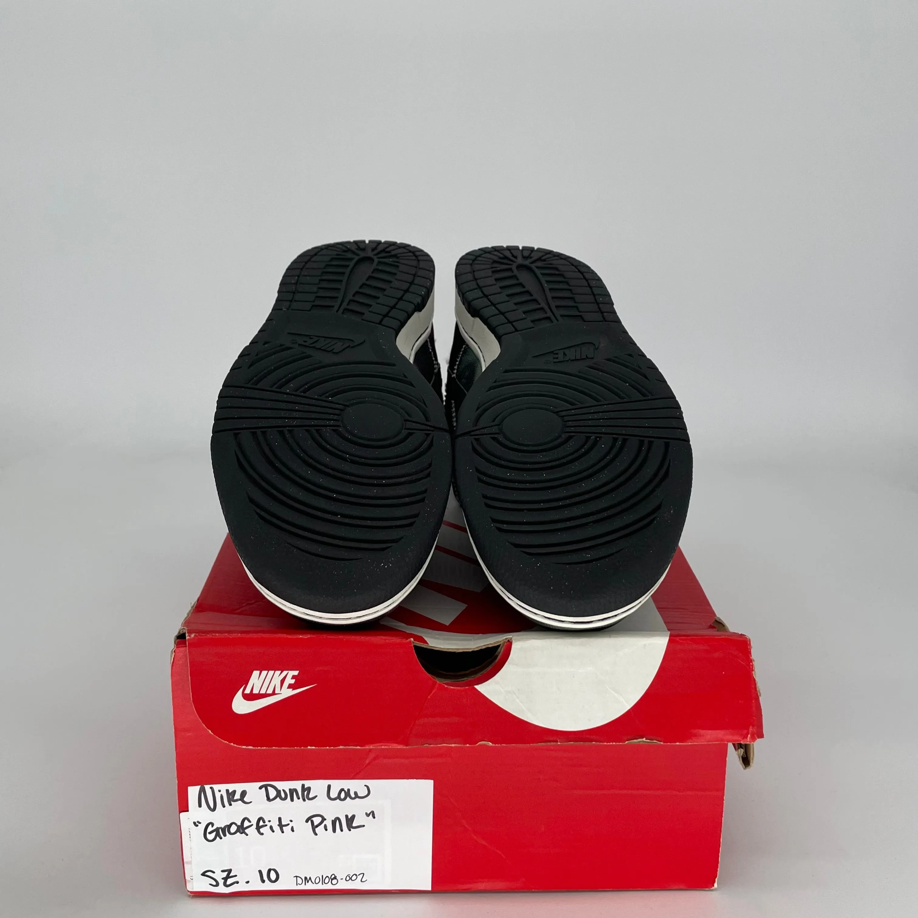 NIKE DUNK LOW GRAFFITI PINK SIZE 10 DM0108-002