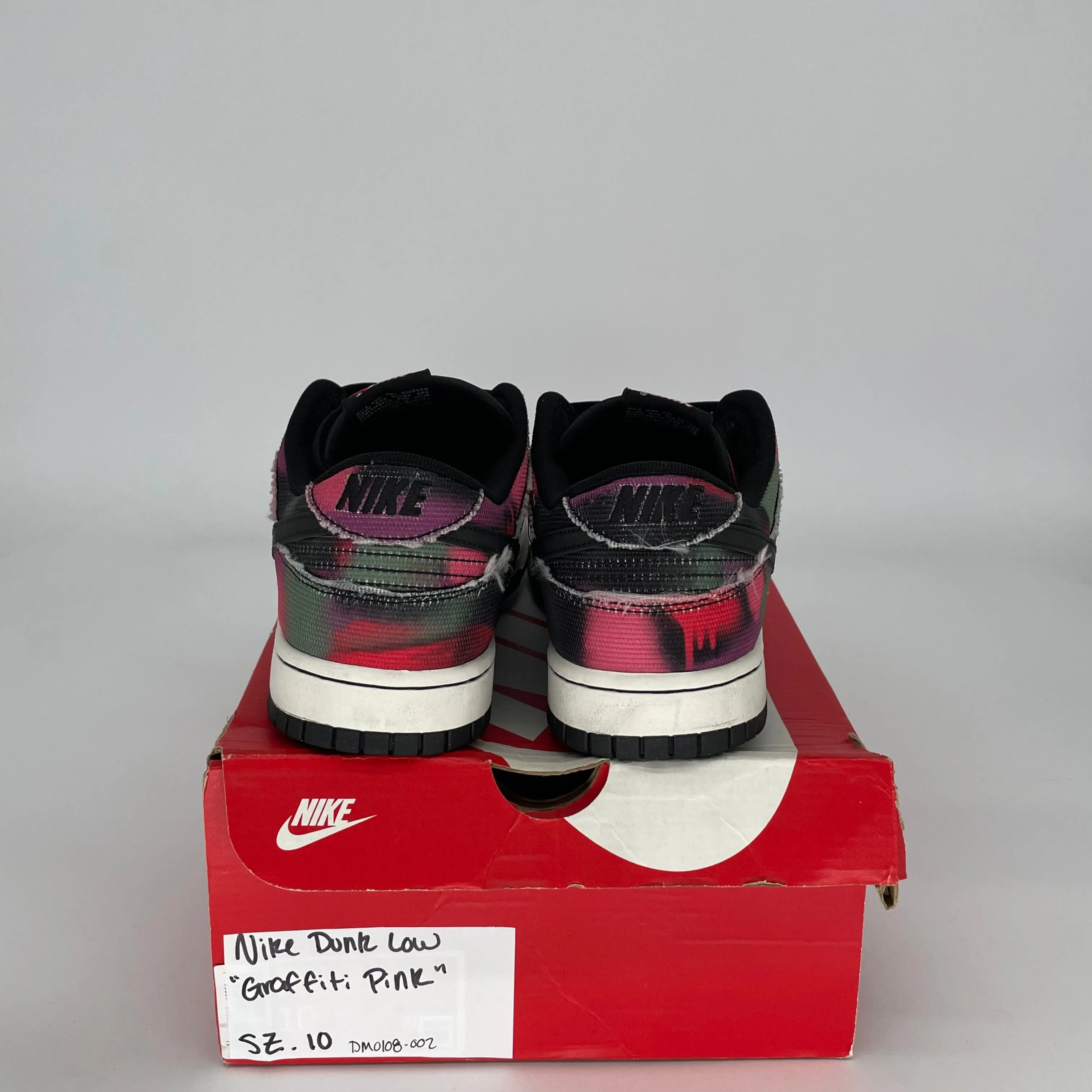 NIKE DUNK LOW GRAFFITI PINK SIZE 10 DM0108-002