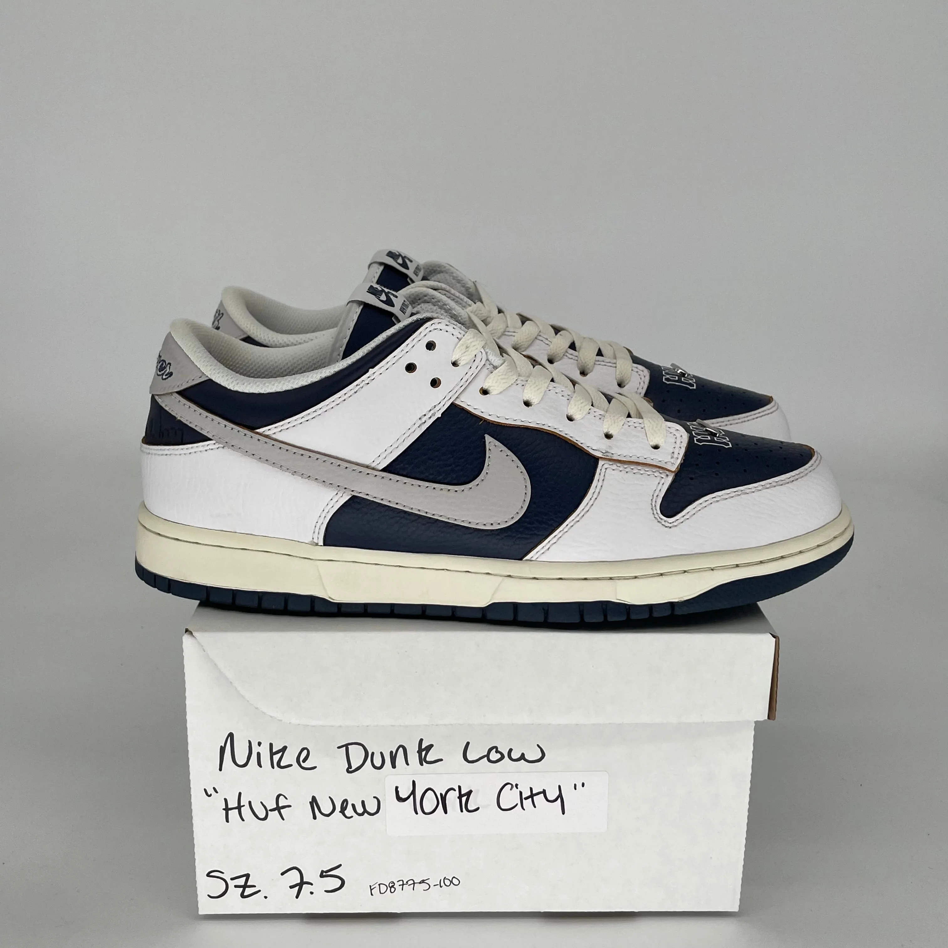 NIKE DUNK LOW HUF NEW YORK CITY SIZE 10 FD8775-100