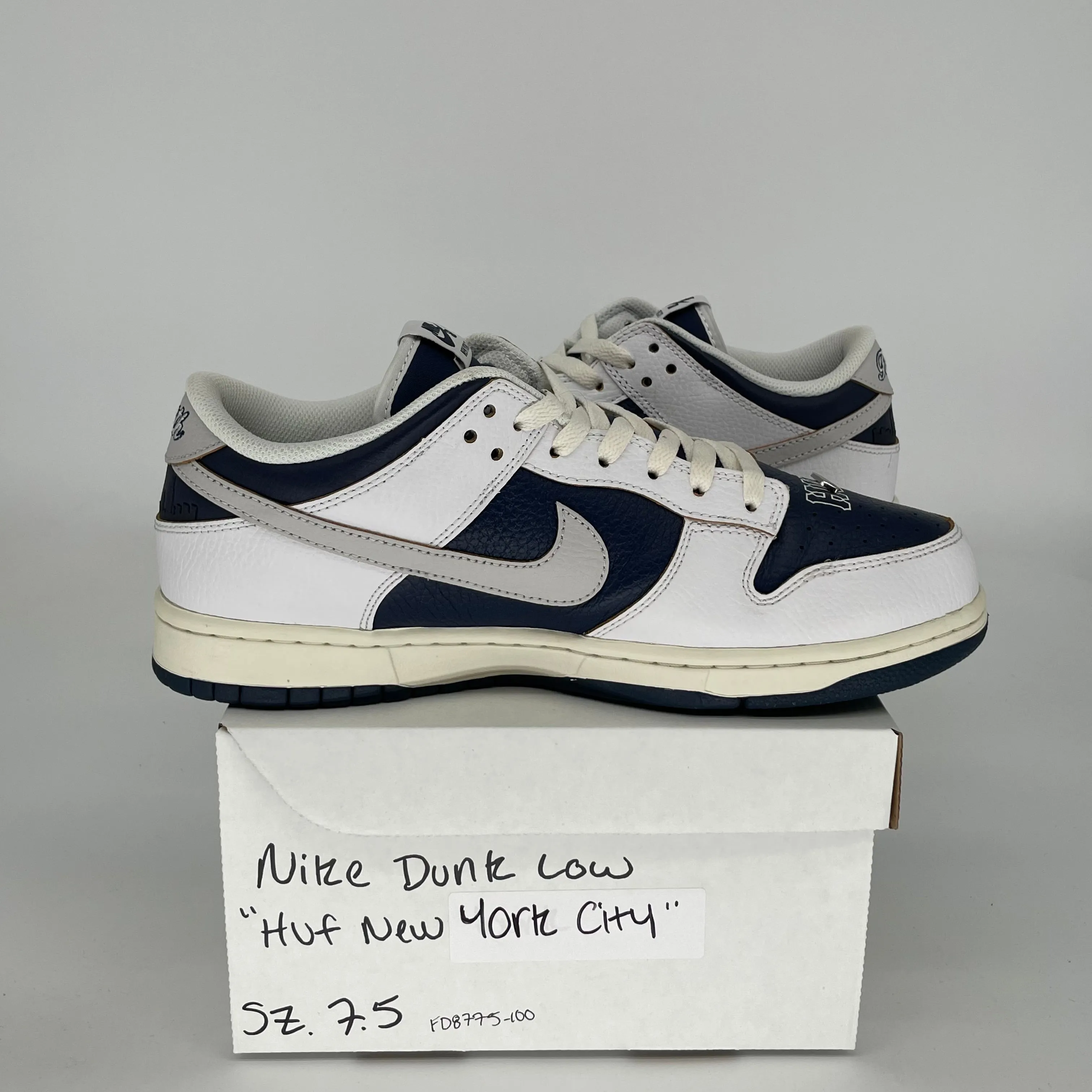 NIKE DUNK LOW HUF NEW YORK CITY SIZE 10 FD8775-100